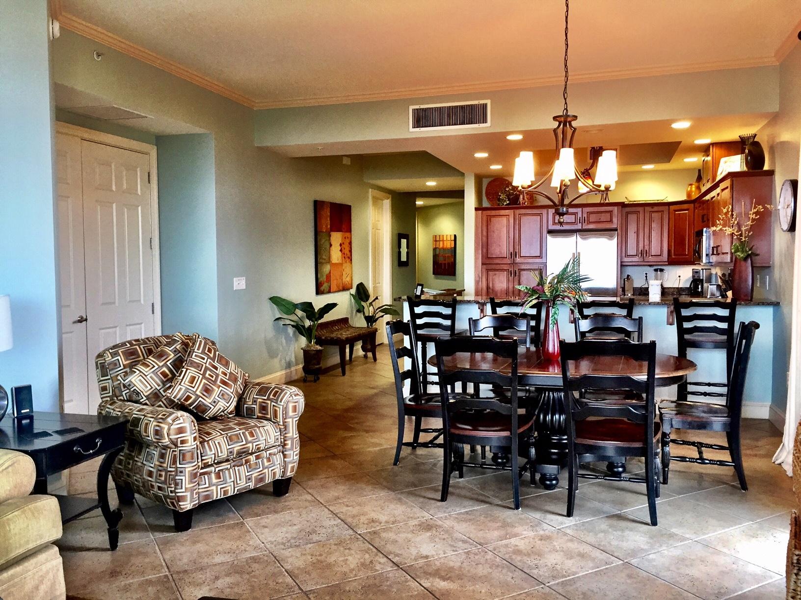 ALEXANDER AT PALM COURT - Residential