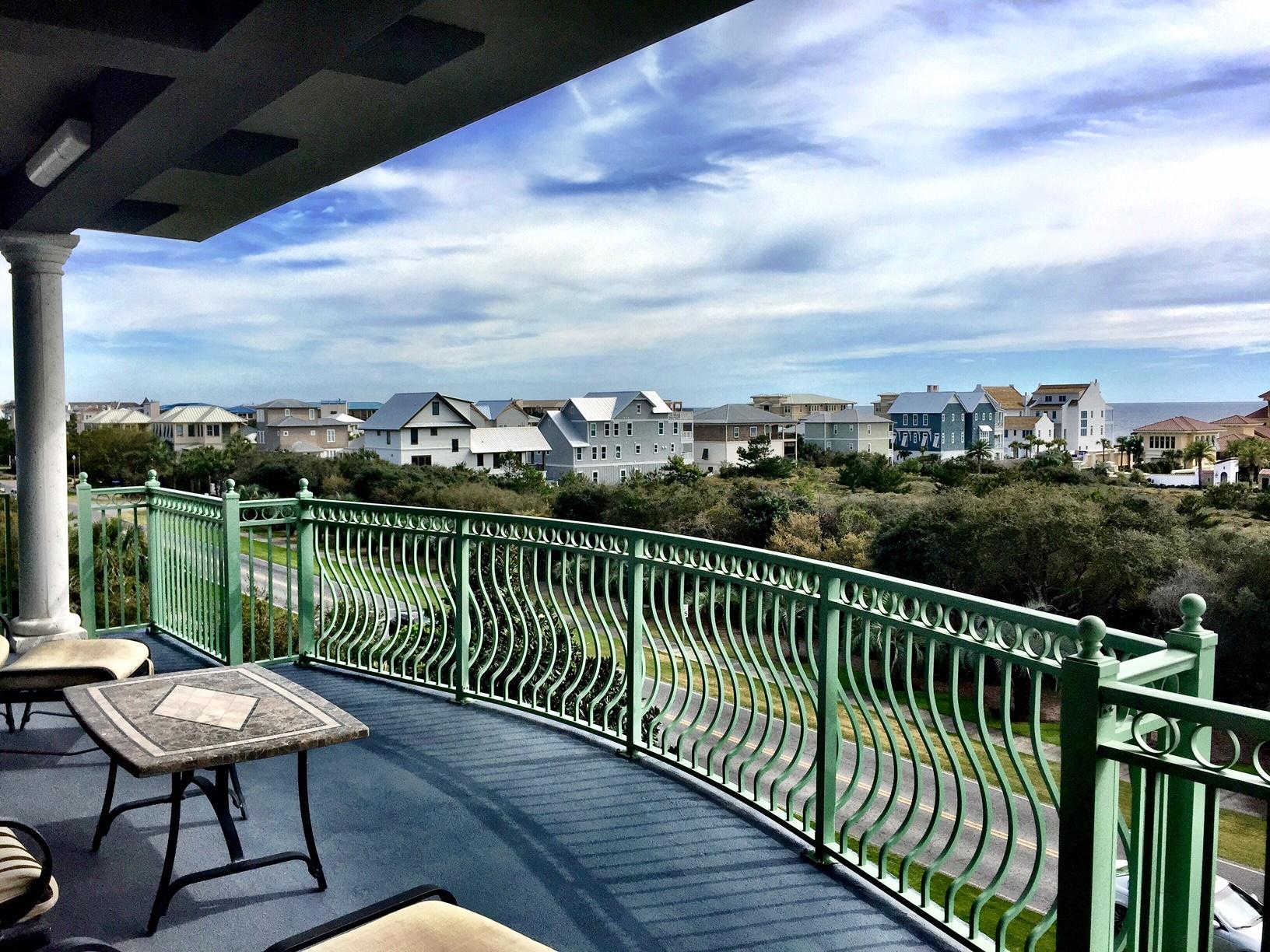 ALEXANDER AT PALM COURT - Residential