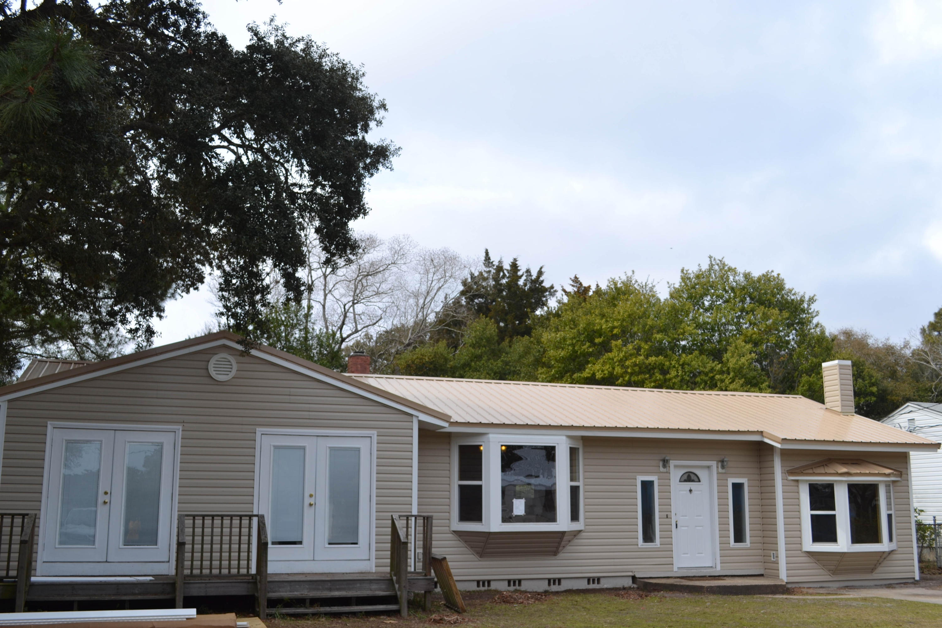 GARNIER BEACH LOT 18 BLK 3 - Residential