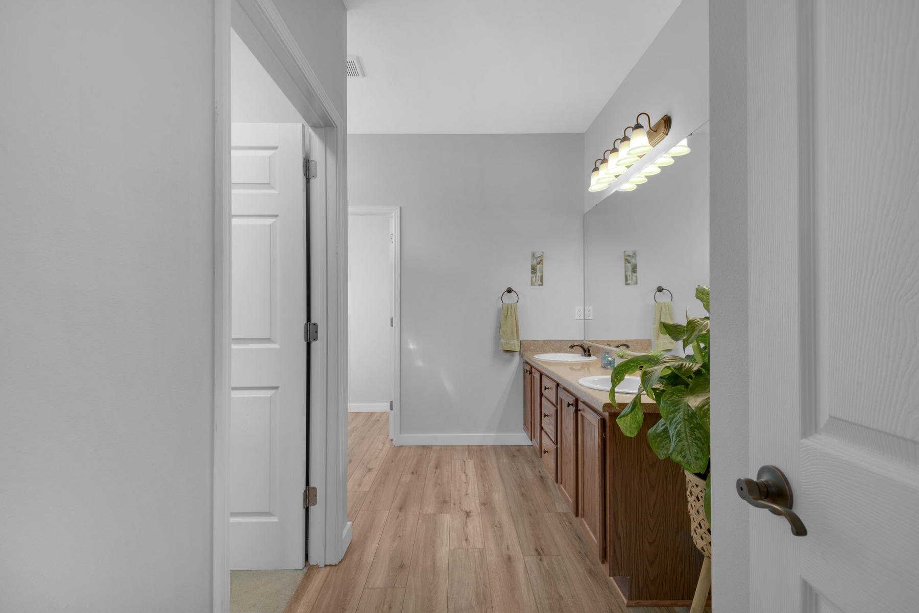 HERITAGE MANOR - Residential