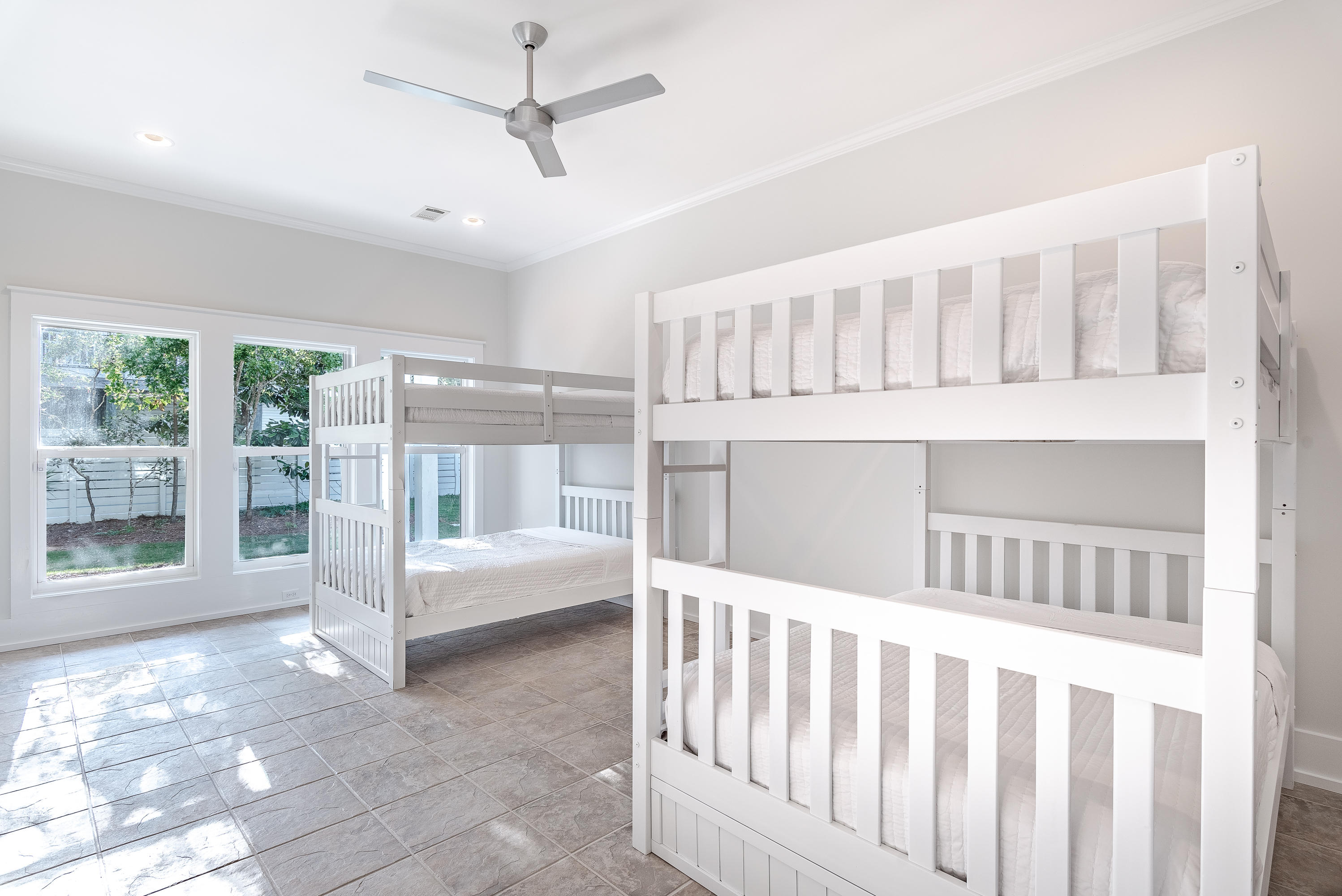 BLUE MOUNTAIN BEACH - Residential