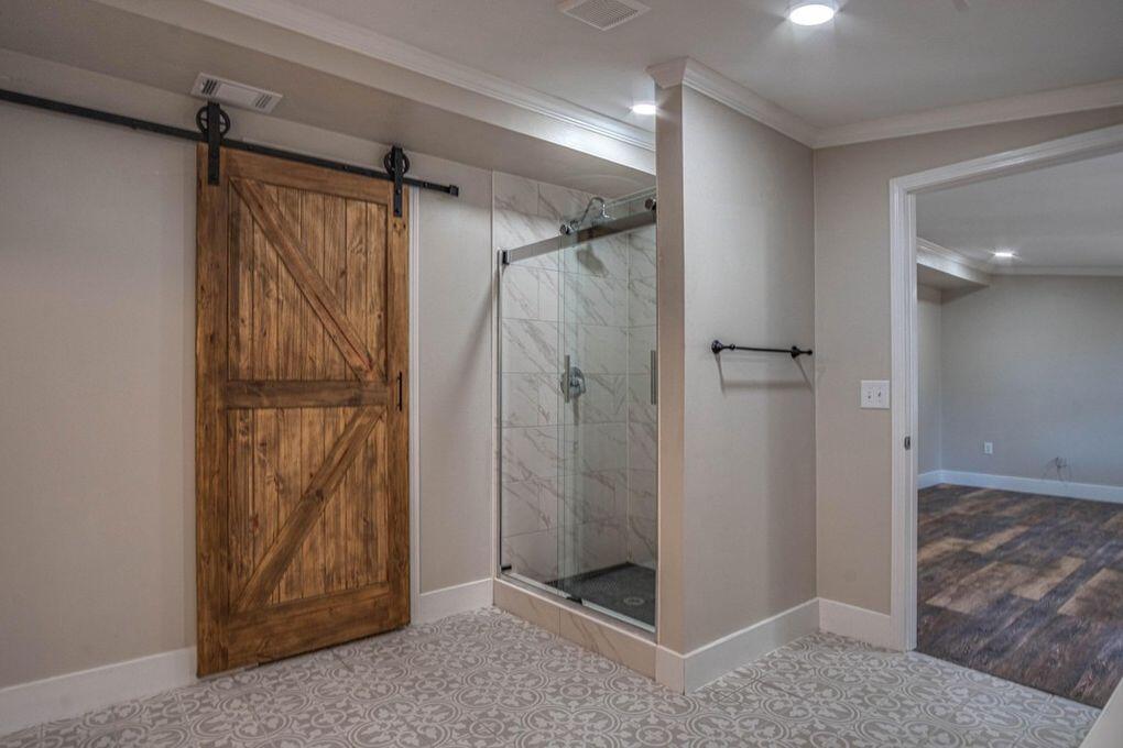 CAROL ANNE MANOR - Residential Lease