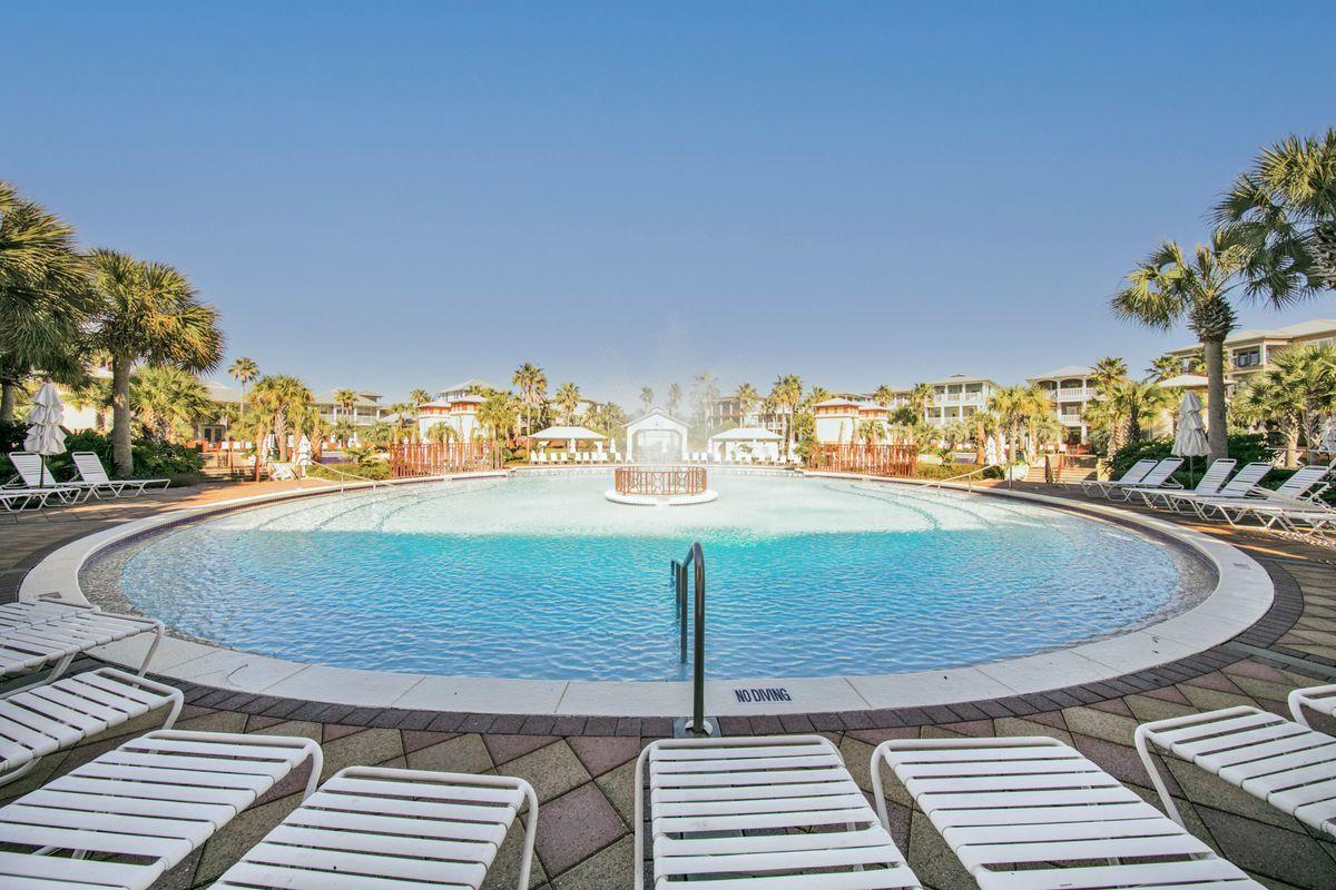 VILLAS AT SEACREST BEACH - Residential