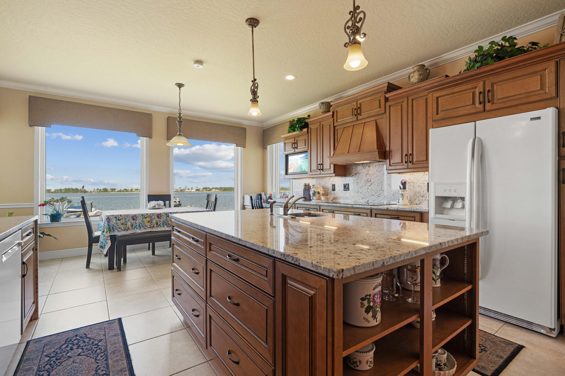 SPARKLING WATERS - Residential