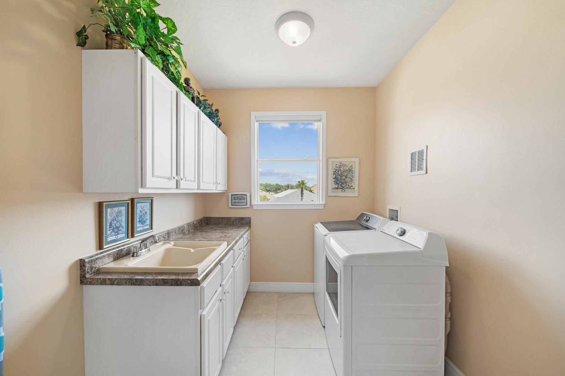 SPARKLING WATERS - Residential