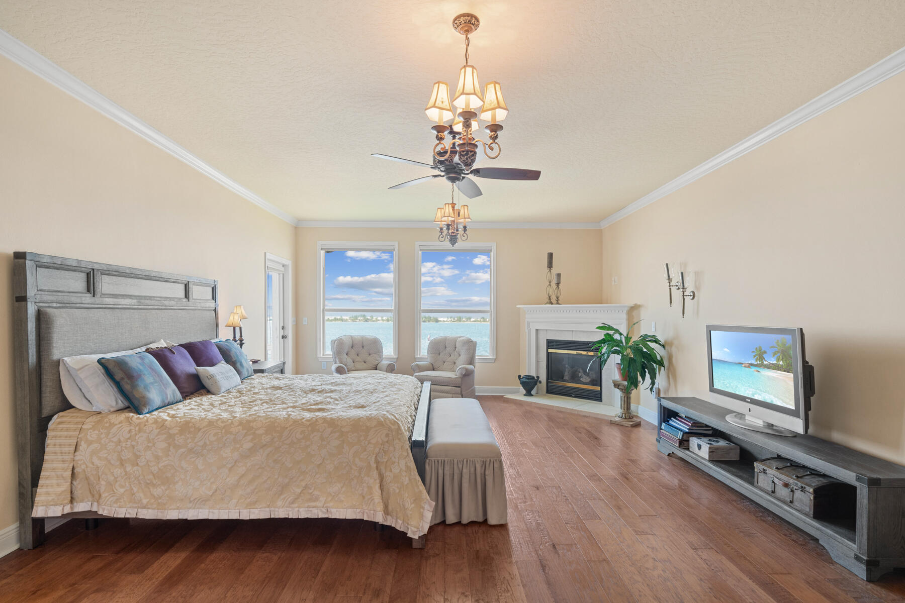 SPARKLING WATERS - Residential