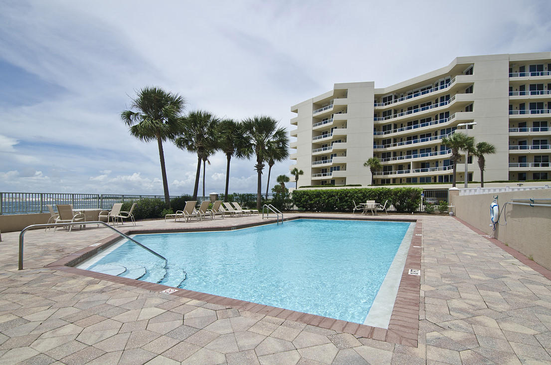 WATERVIEW TOWERS - Residential