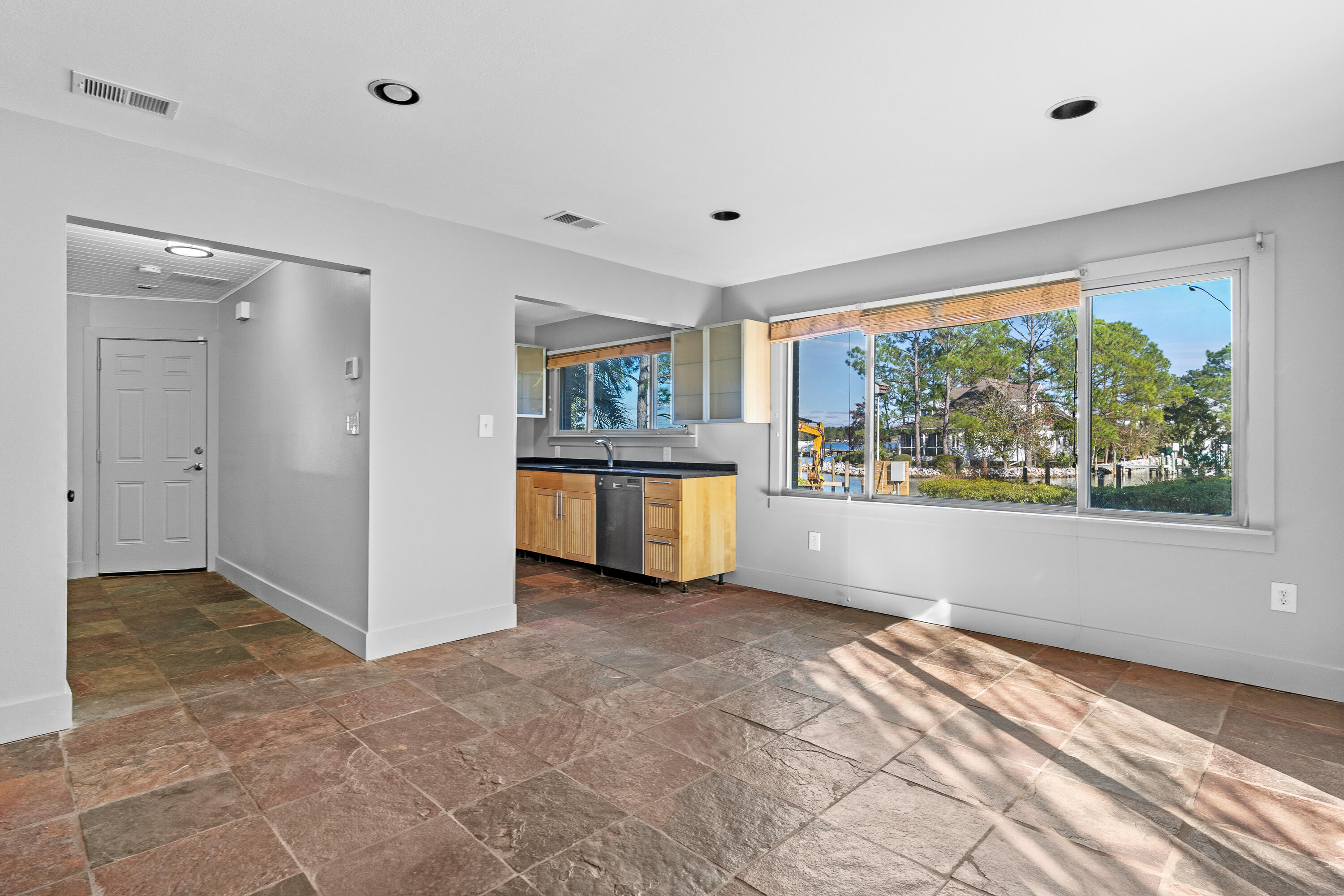 ROCKY BAYOU T/H UNIT 28 - Residential