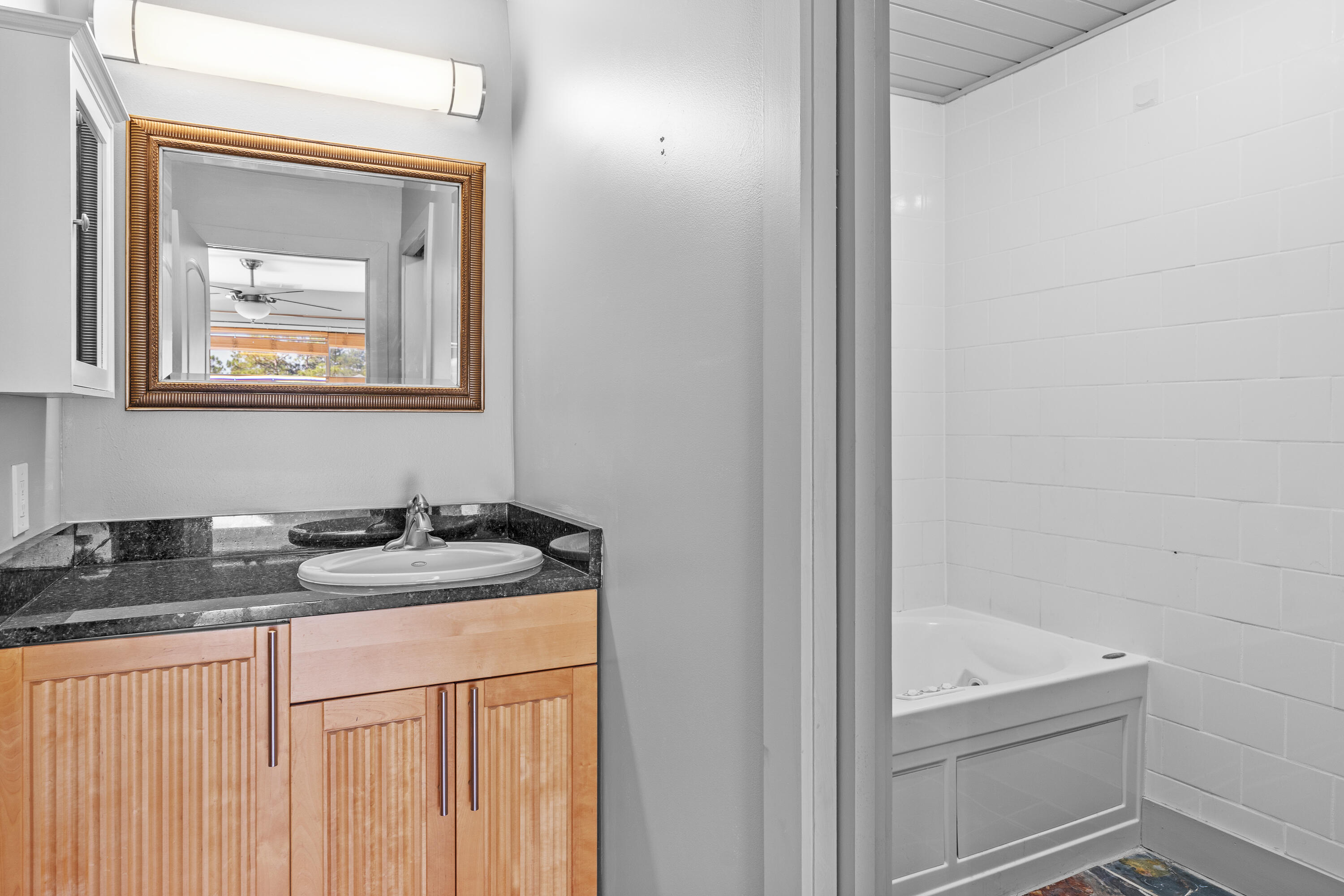 ROCKY BAYOU T/H UNIT 28 - Residential