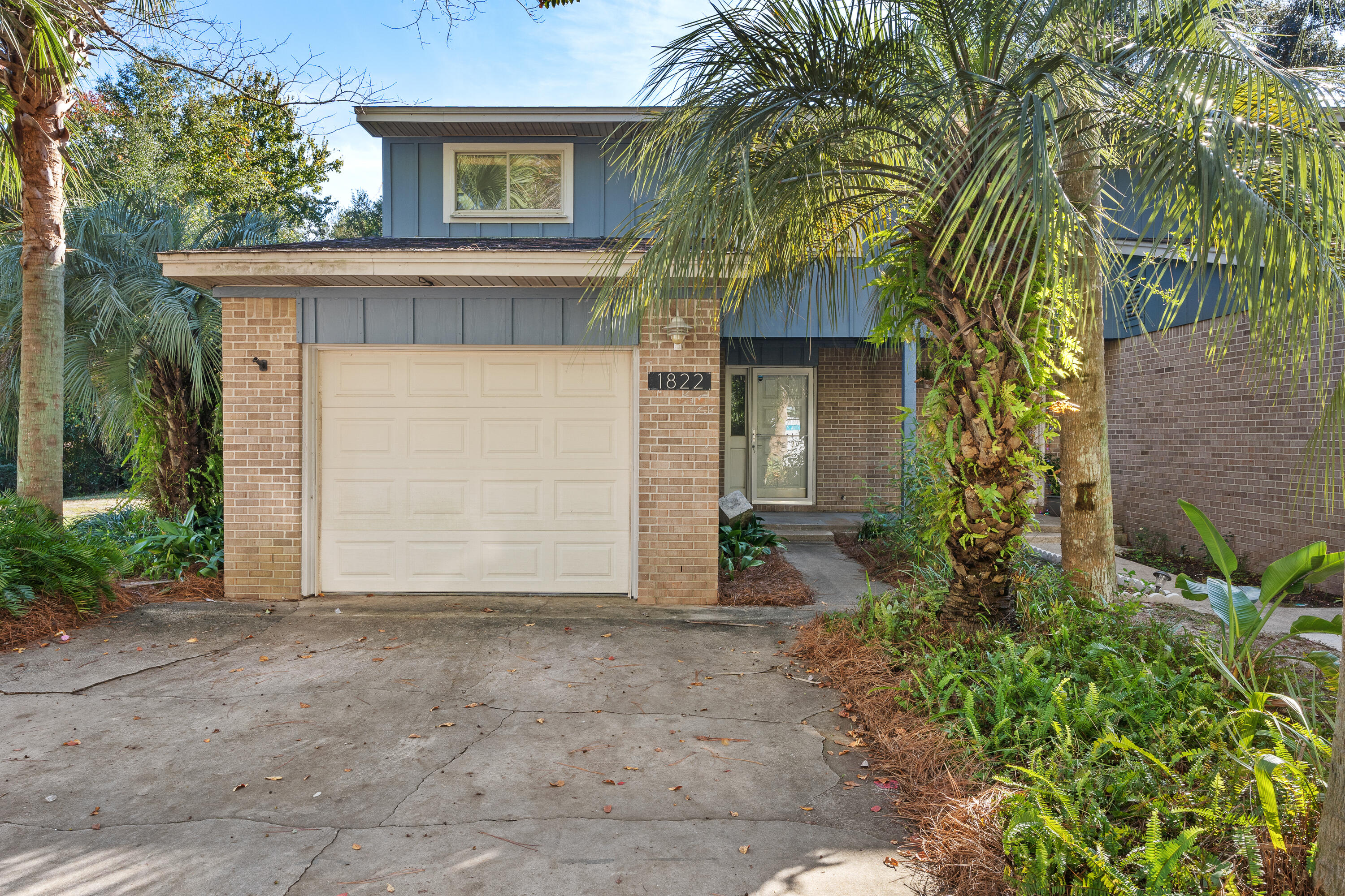 ROCKY BAYOU T/H UNIT 28 - Residential