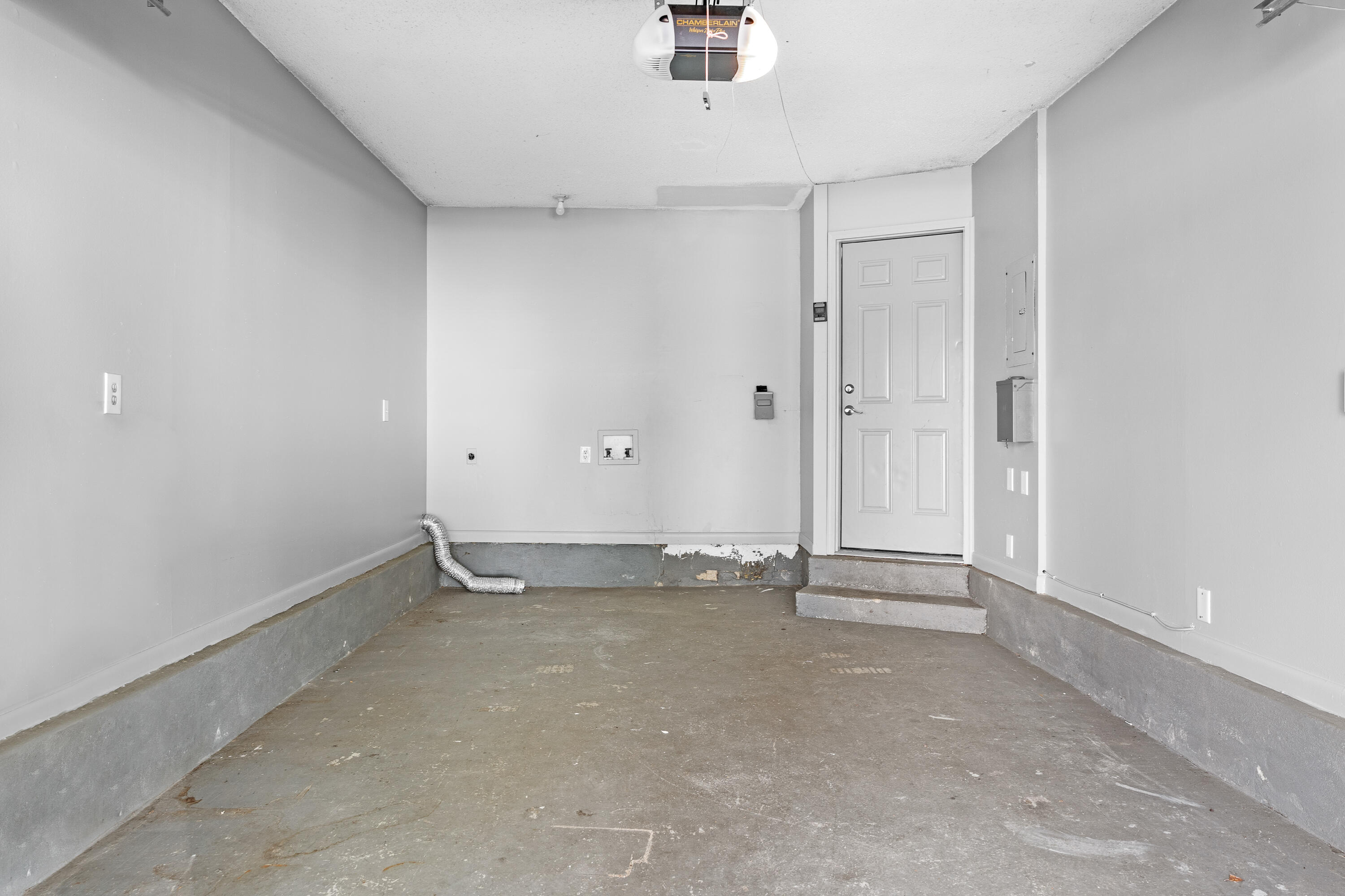 ROCKY BAYOU T/H UNIT 28 - Residential