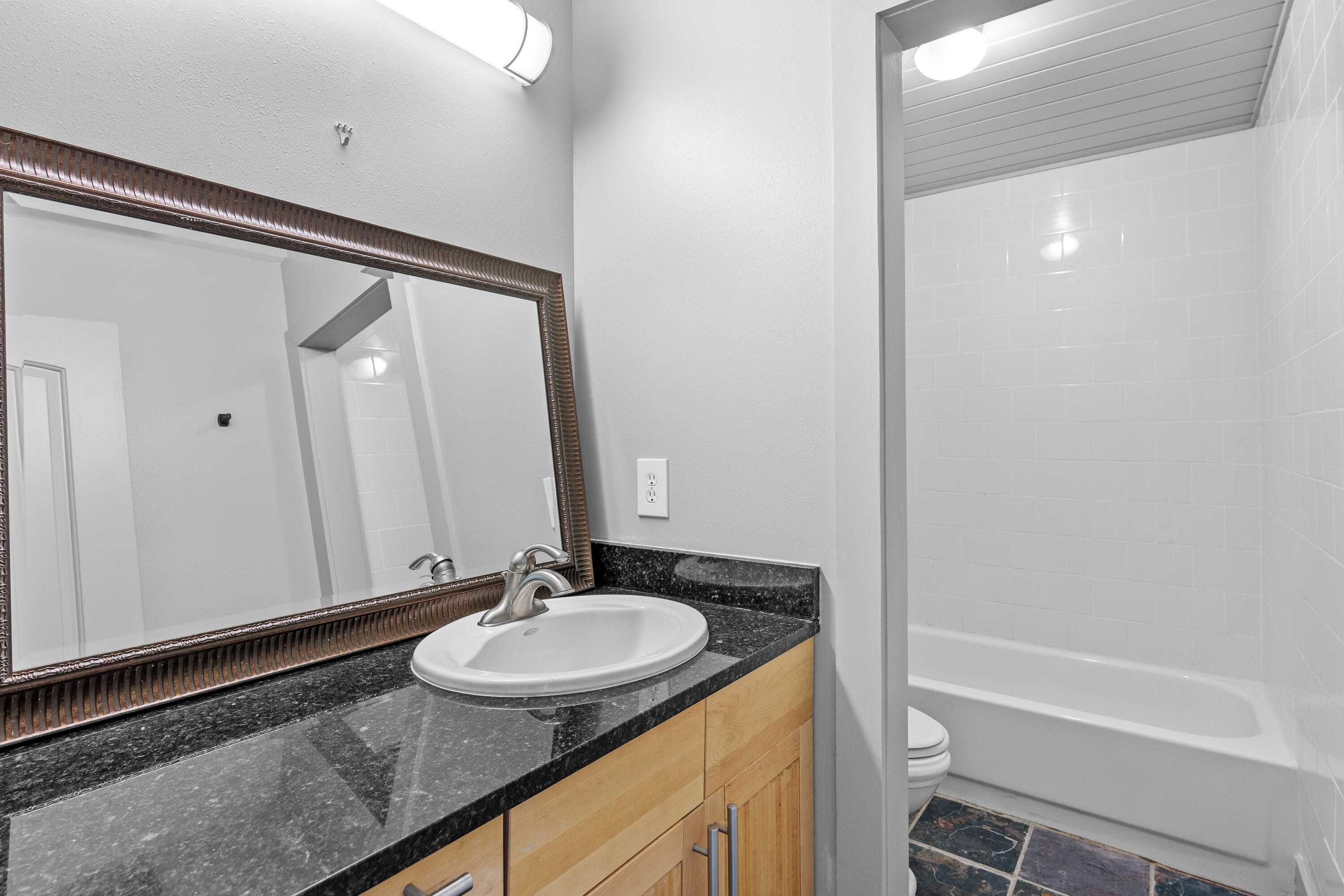 ROCKY BAYOU T/H UNIT 28 - Residential