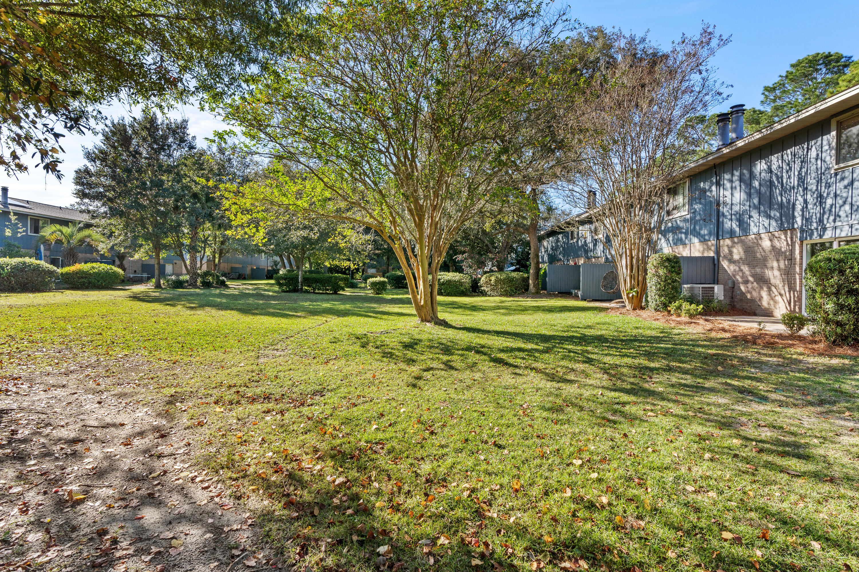 ROCKY BAYOU T/H UNIT 28 - Residential