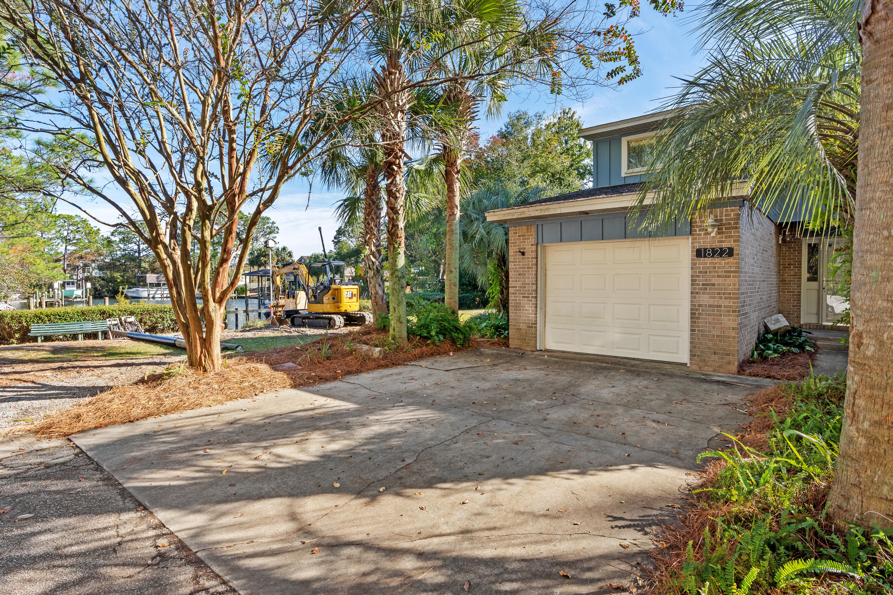 ROCKY BAYOU T/H UNIT 28 - Residential