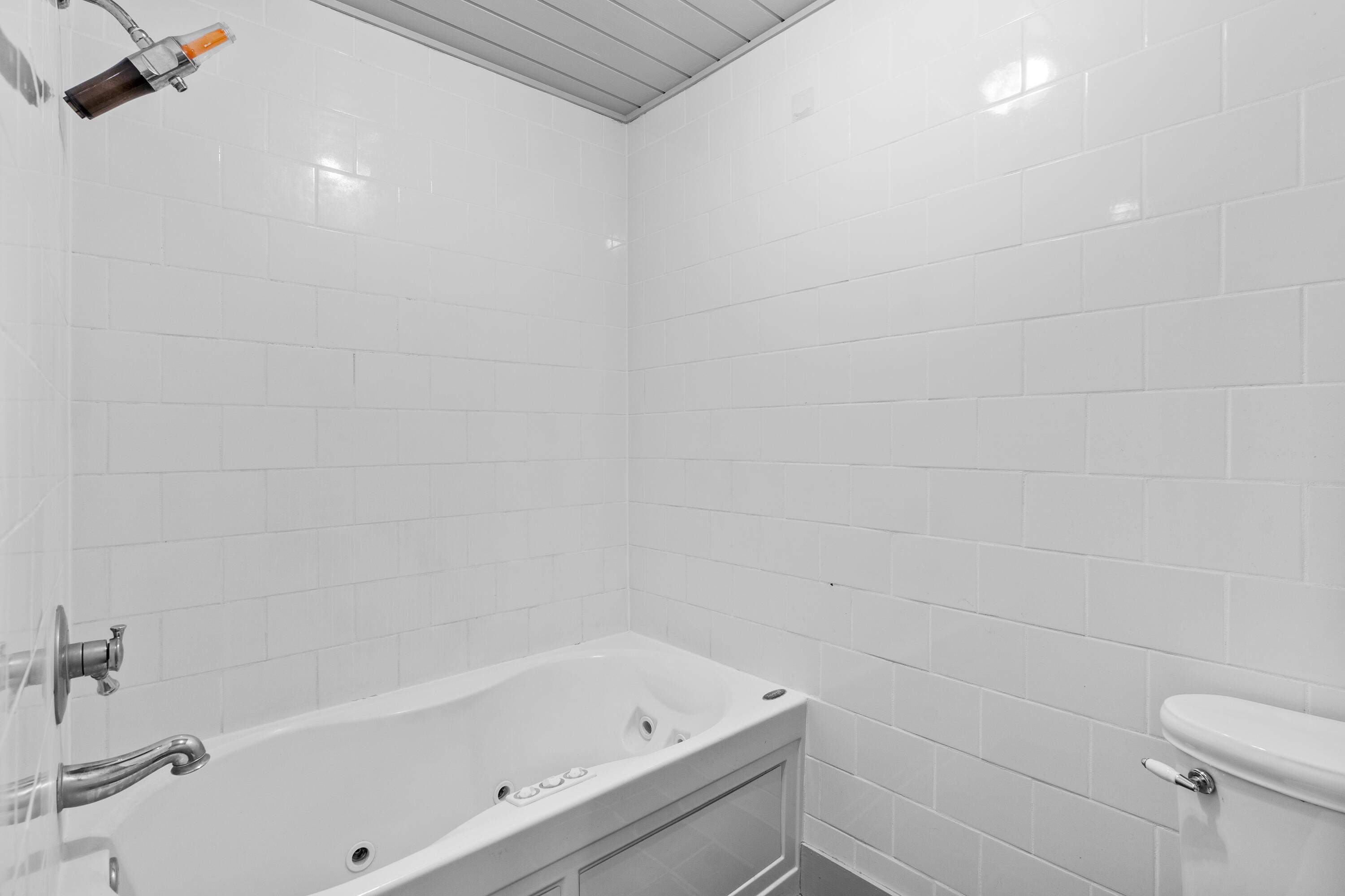 ROCKY BAYOU T/H UNIT 28 - Residential