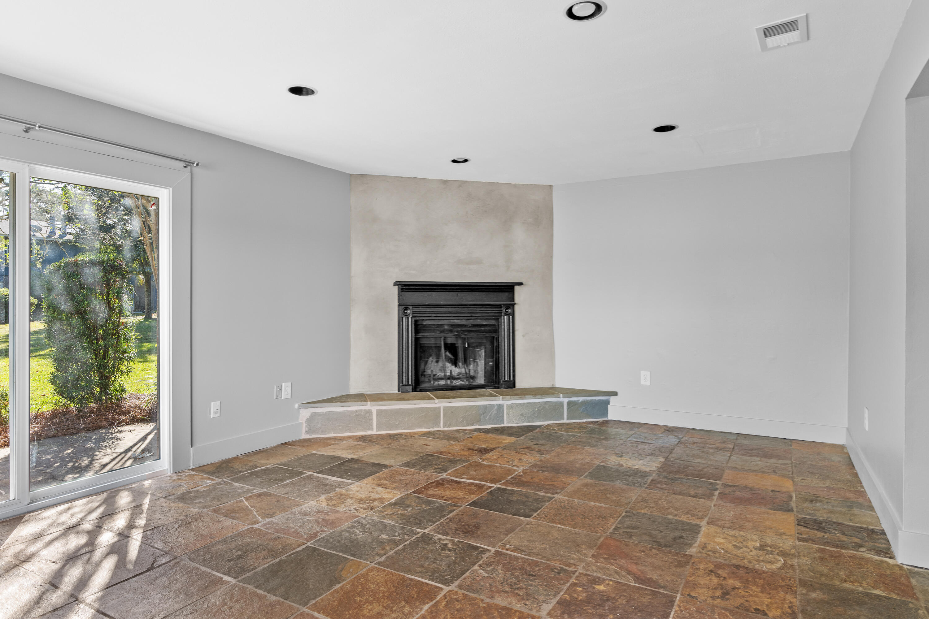 ROCKY BAYOU T/H UNIT 28 - Residential