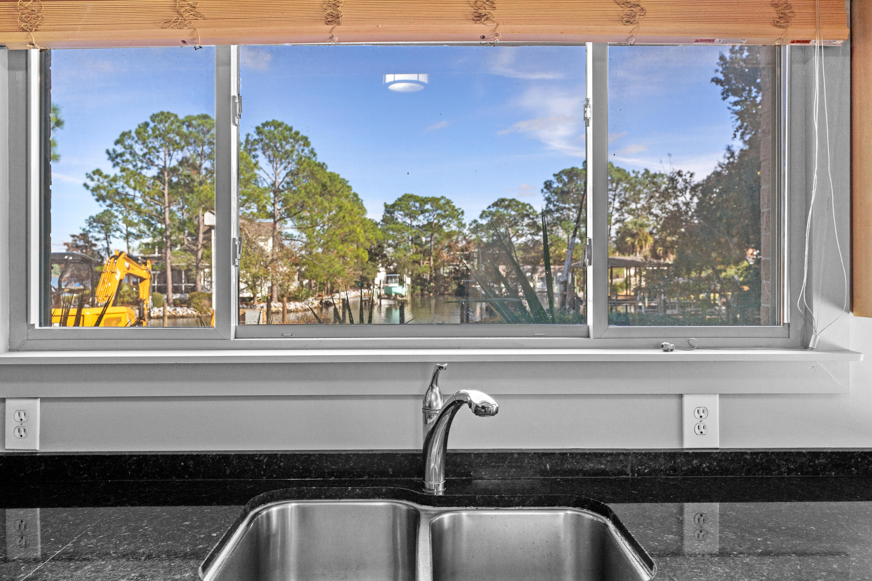 ROCKY BAYOU T/H UNIT 28 - Residential