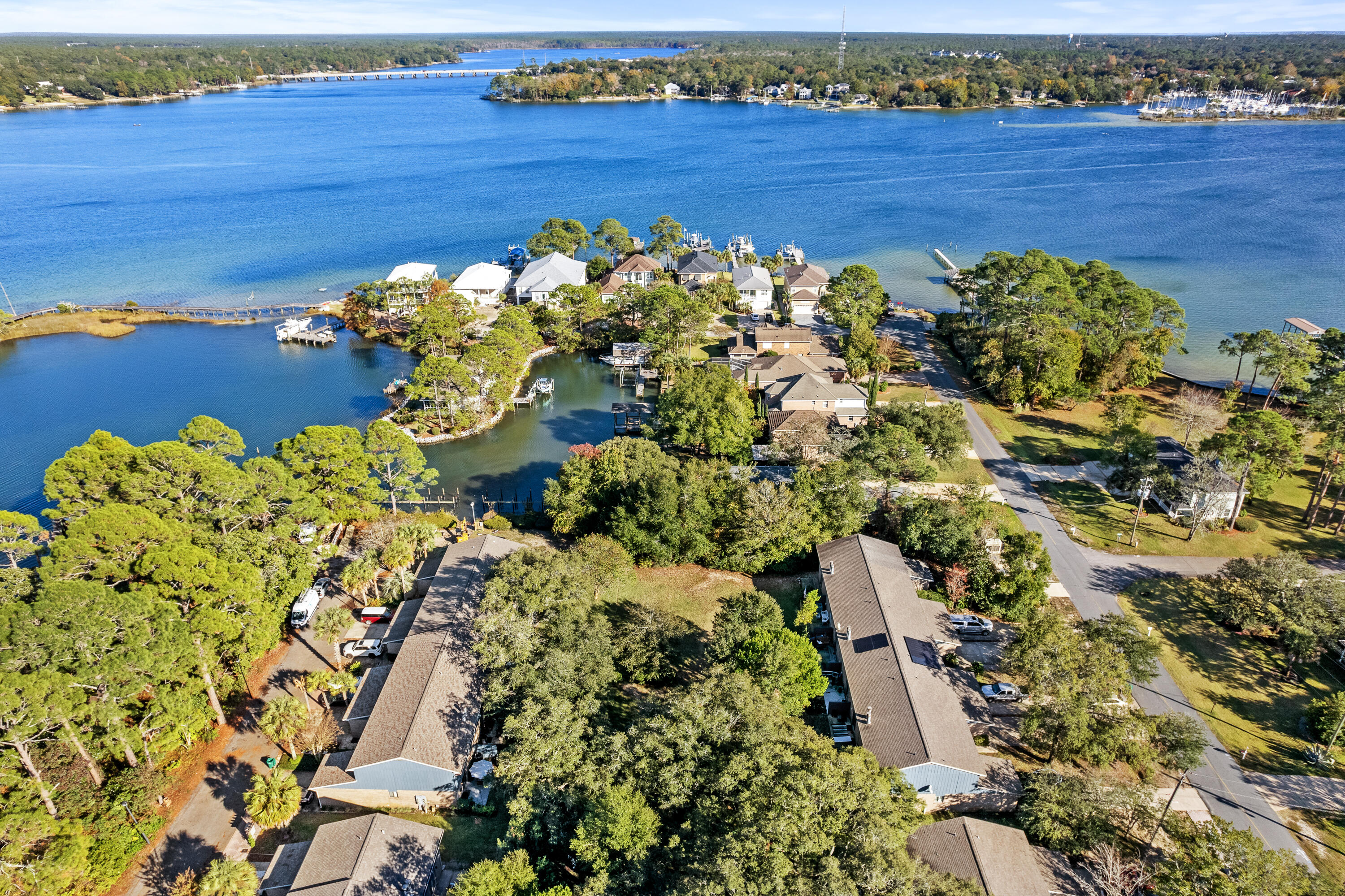 ROCKY BAYOU T/H UNIT 28 - Residential