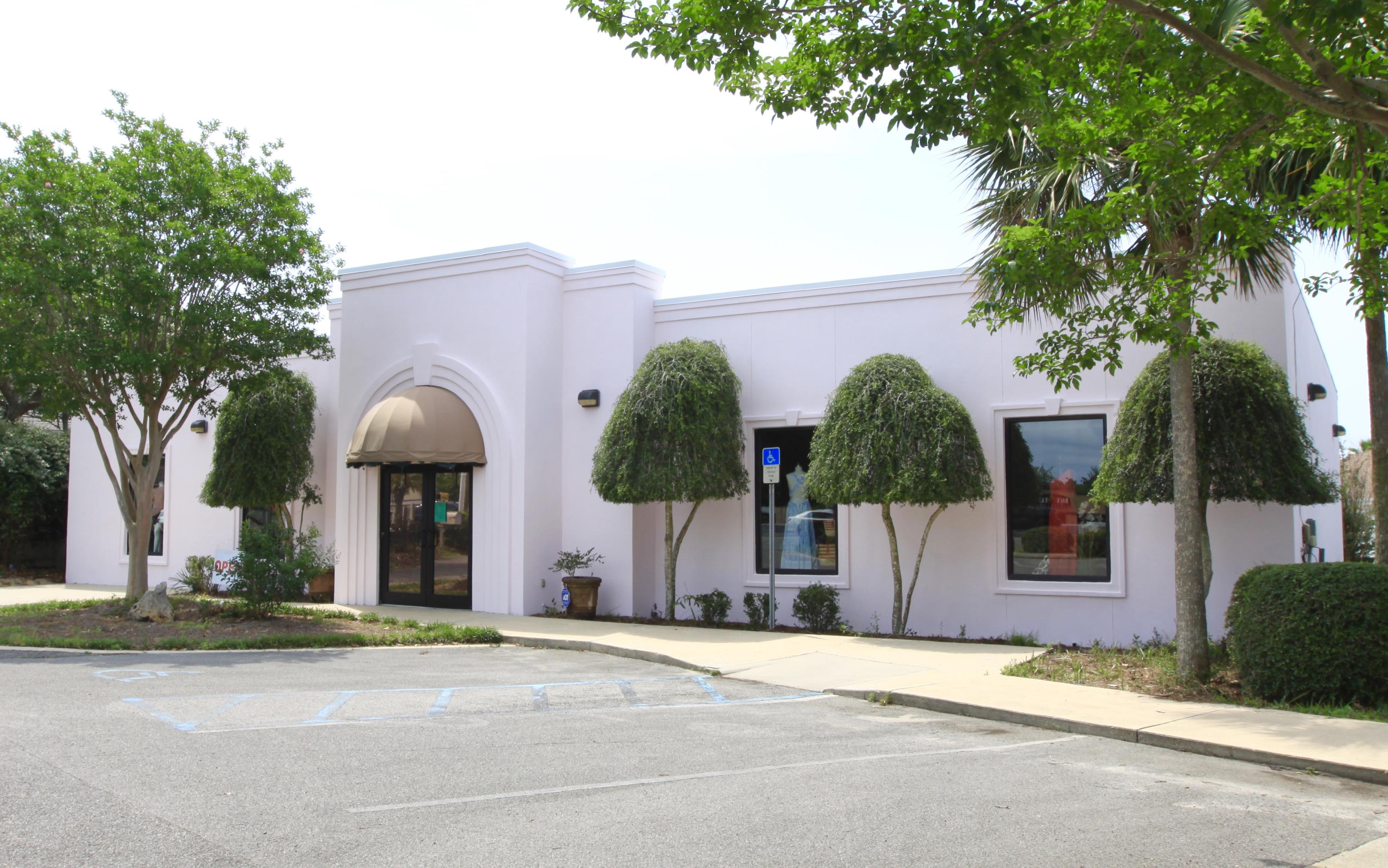 Available: 3776sf (+/-) Freestanding retail building in Destin FL located between The Destin Commons retail center and Silver Sands Outlets. This property is currently occupied by a single Tenant and is a rare opportunity for an investor or end user. Destin is a popular year around tourism destination with over 4 Million visitors per year. Florida DOT traffic counts for the location are 49,300 ADT and this property is next to controlled intersection. Building features include: 10ft ceiling height, open floor plan, 11 parking spaces, new roof and fresh paint. Property is available for lease or sale. (Zoning: Residential, Office, Institutional, Tourist Development)
