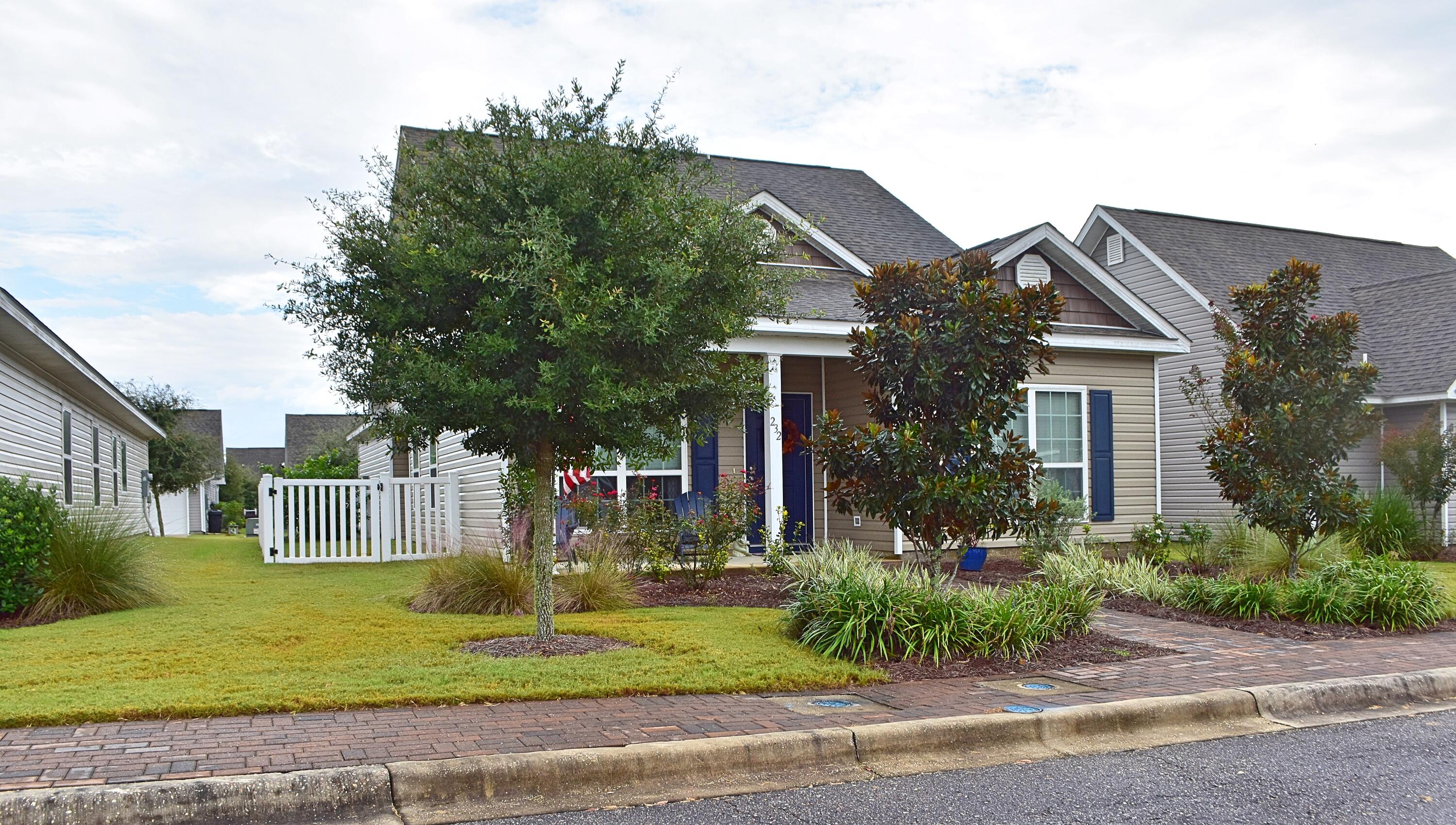 HAMMOCK BAY - Residential Lease