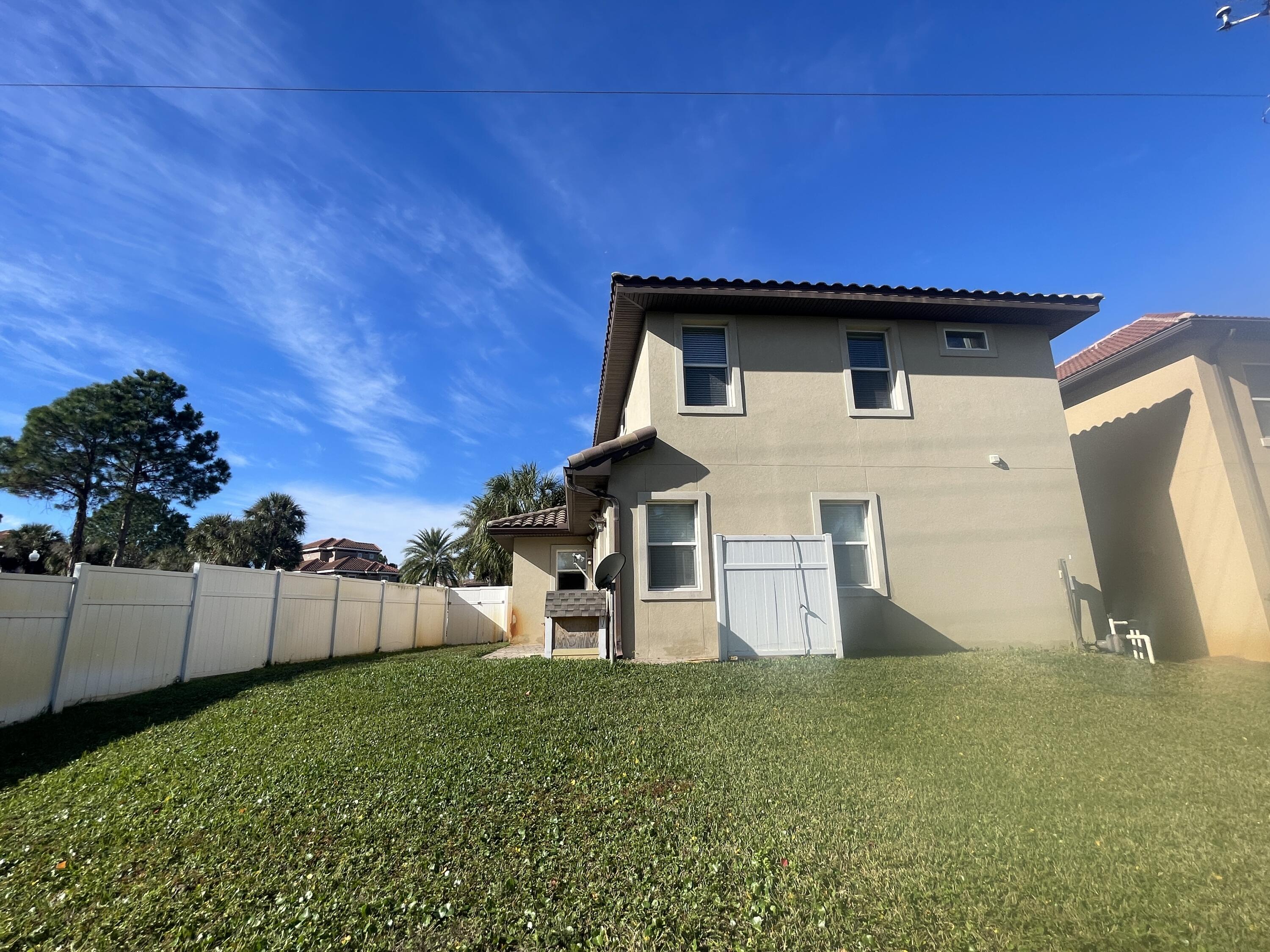 CALUSA BAY S/D - Residential Lease