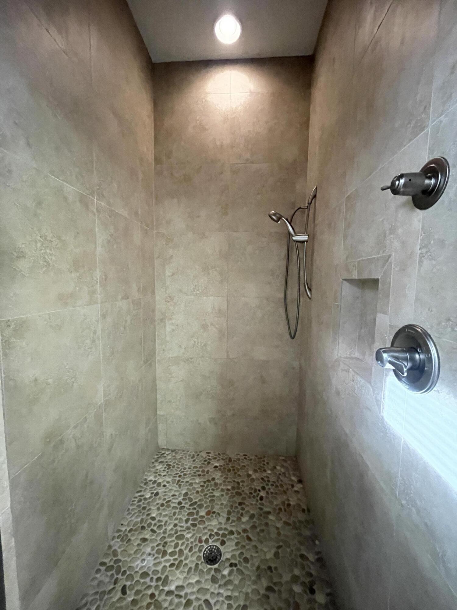 CALUSA BAY S/D - Residential Lease