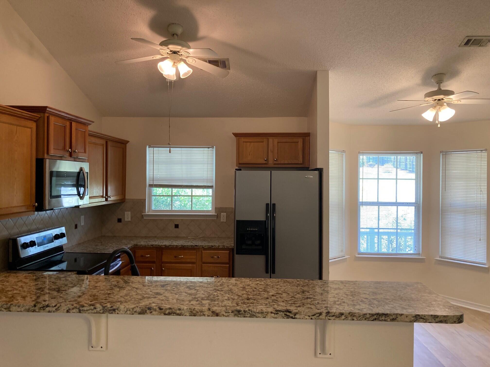 ADAMS POWELL S/D LOT 19 BLK E - Residential Lease