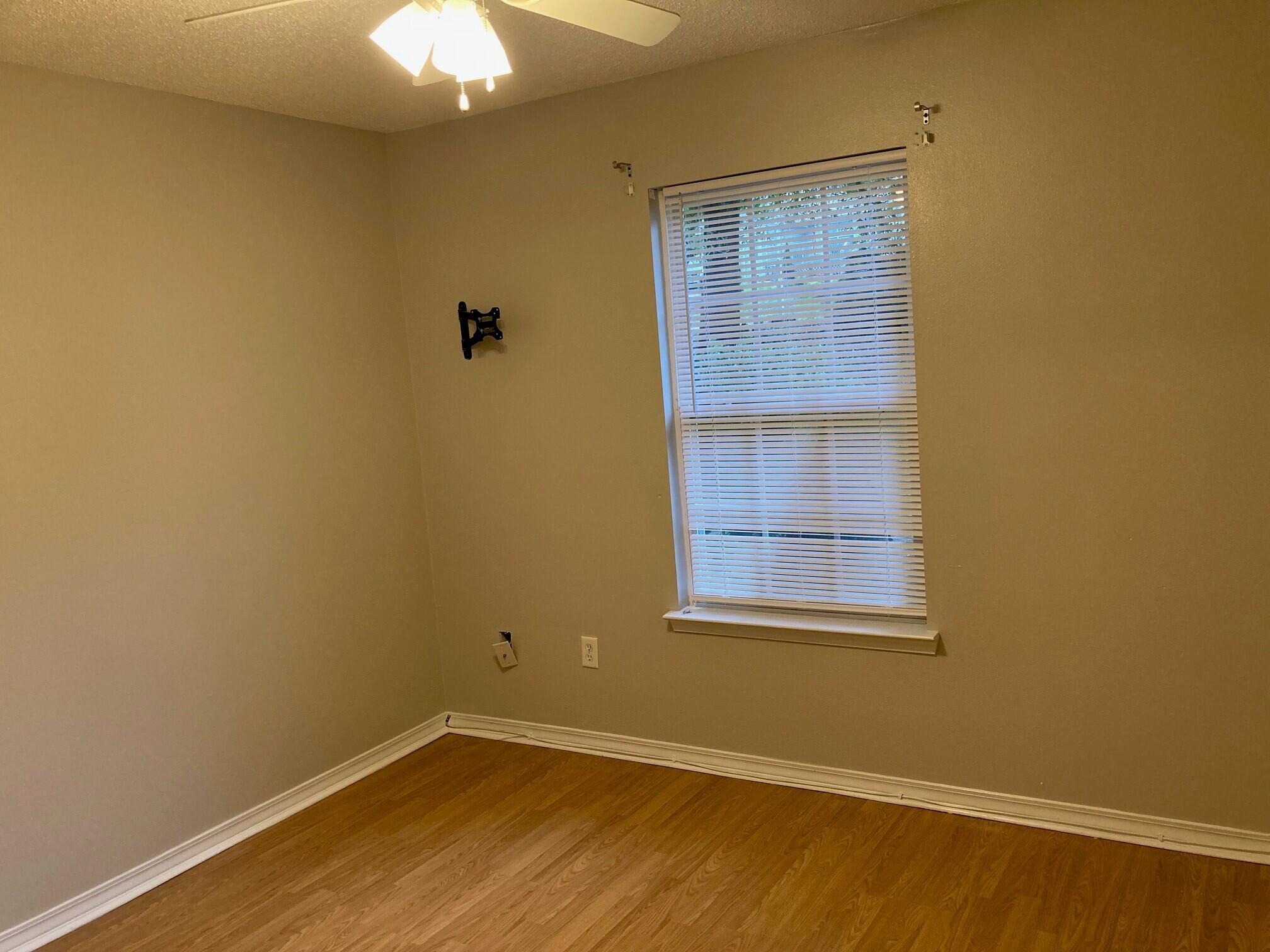 ADAMS POWELL S/D LOT 19 BLK E - Residential Lease