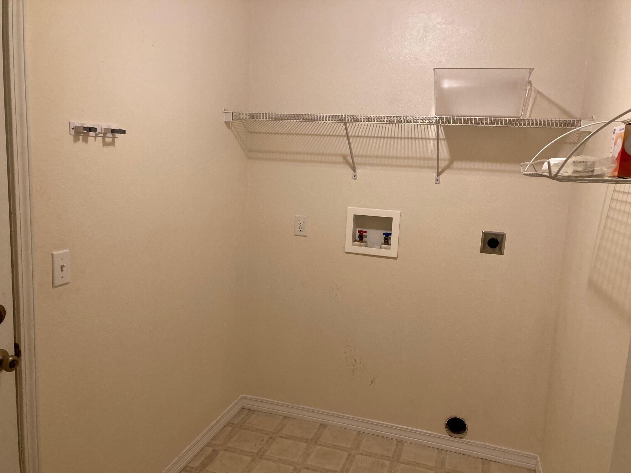 ADAMS POWELL S/D LOT 19 BLK E - Residential Lease