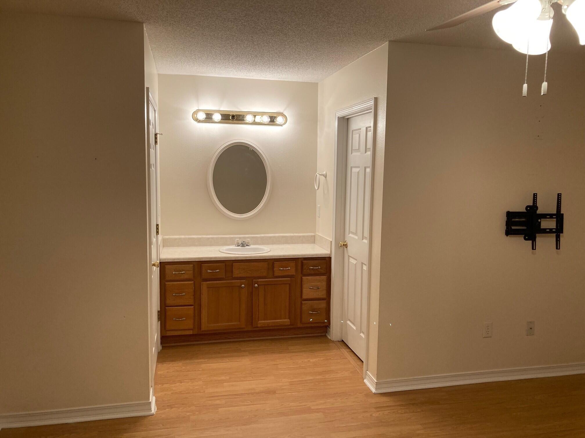 ADAMS POWELL S/D LOT 19 BLK E - Residential Lease