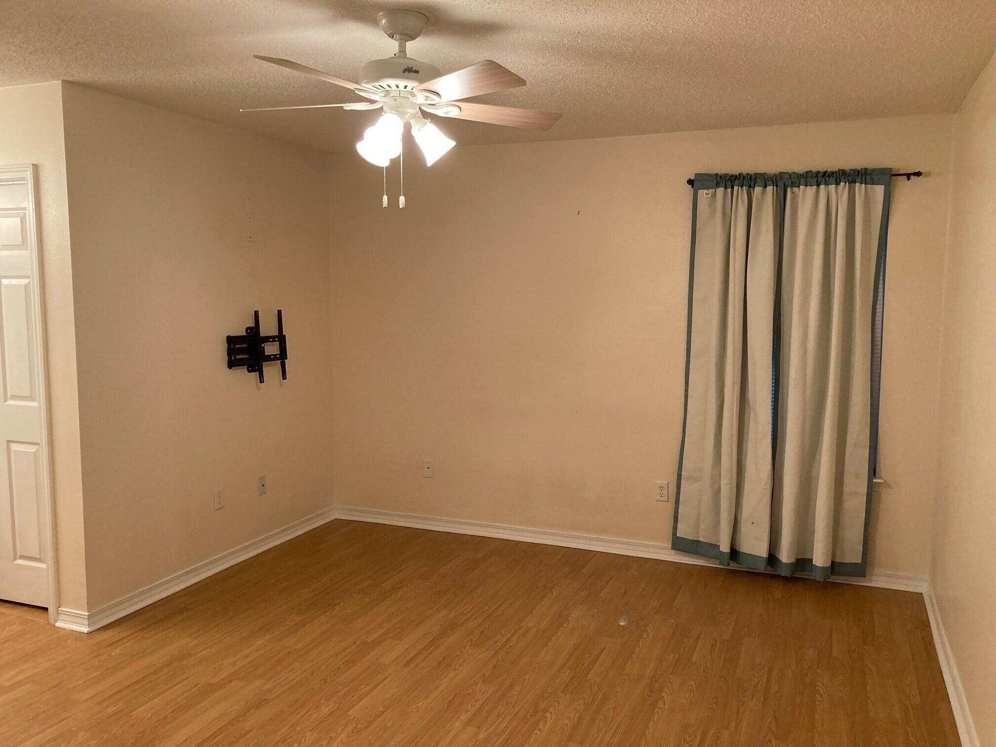 ADAMS POWELL S/D LOT 19 BLK E - Residential Lease