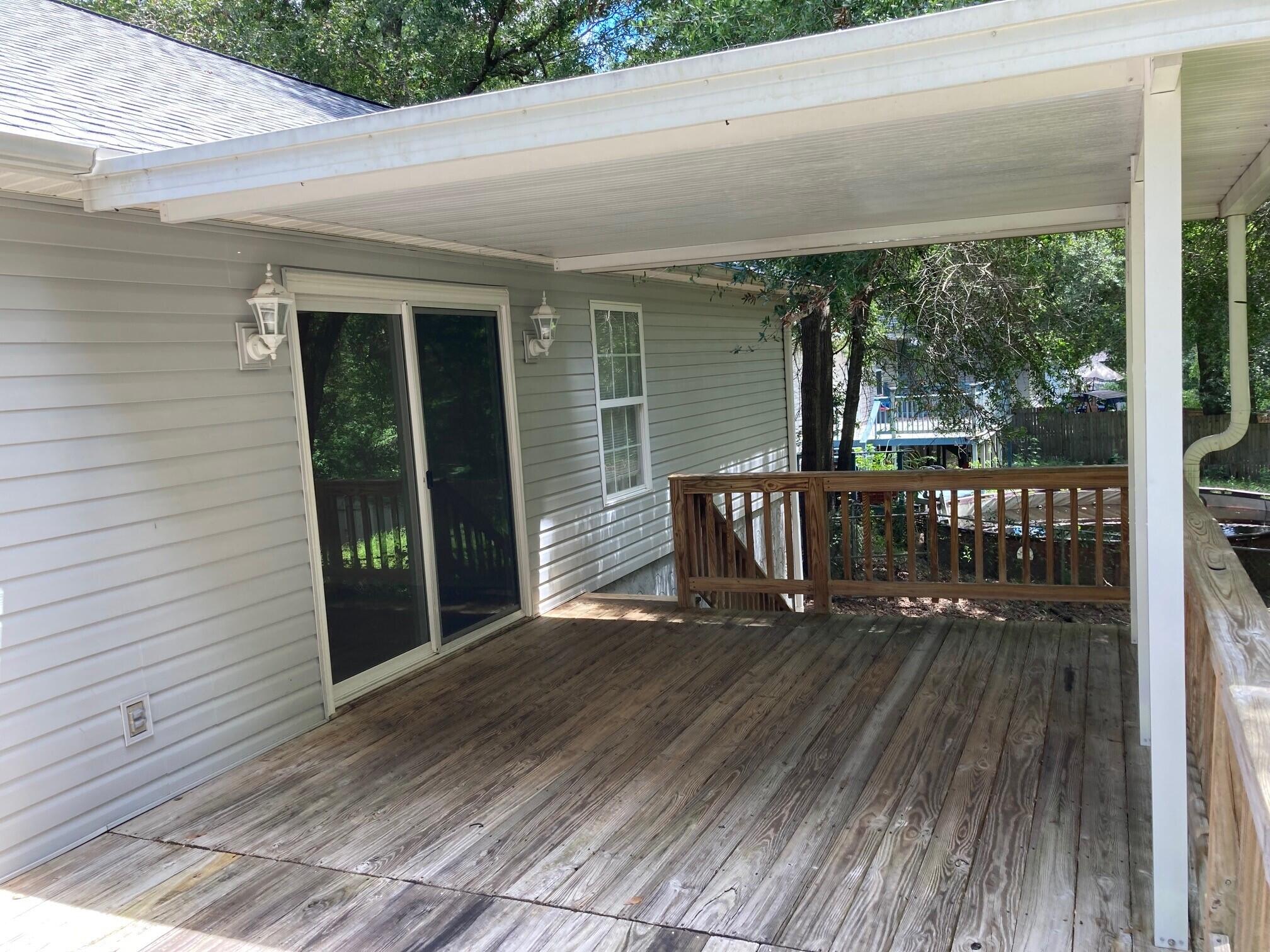 ADAMS POWELL S/D LOT 19 BLK E - Residential Lease