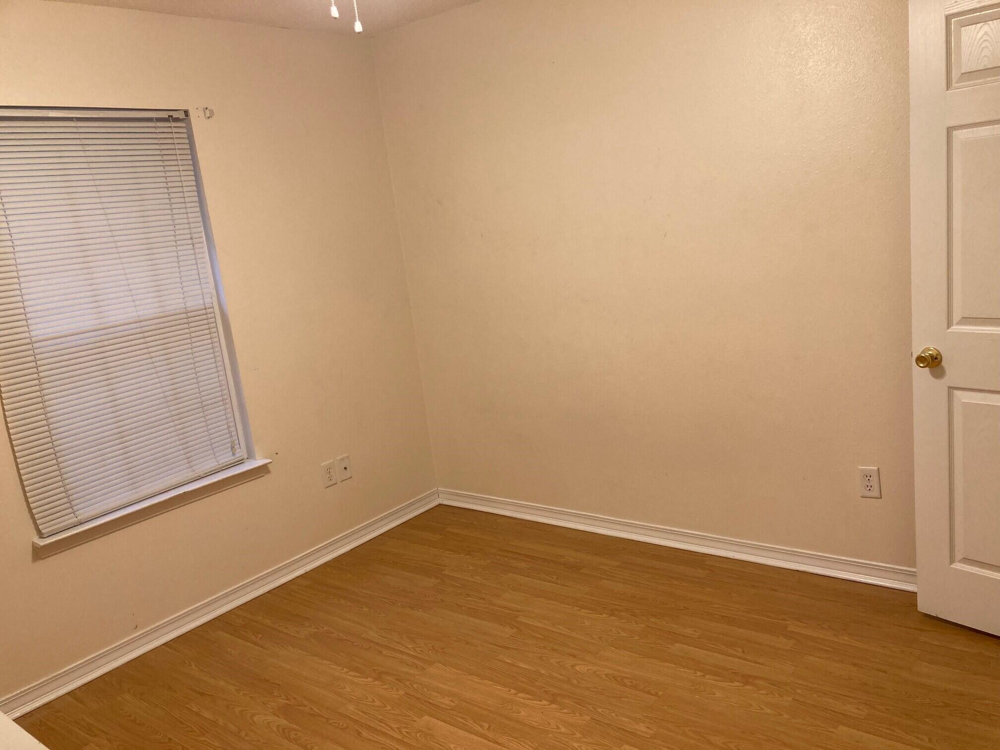 ADAMS POWELL S/D LOT 19 BLK E - Residential Lease