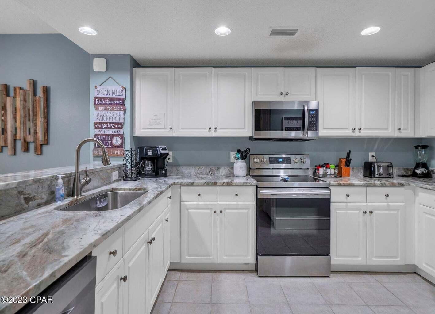 MAJESTIC BEACH TOWERS II - Residential