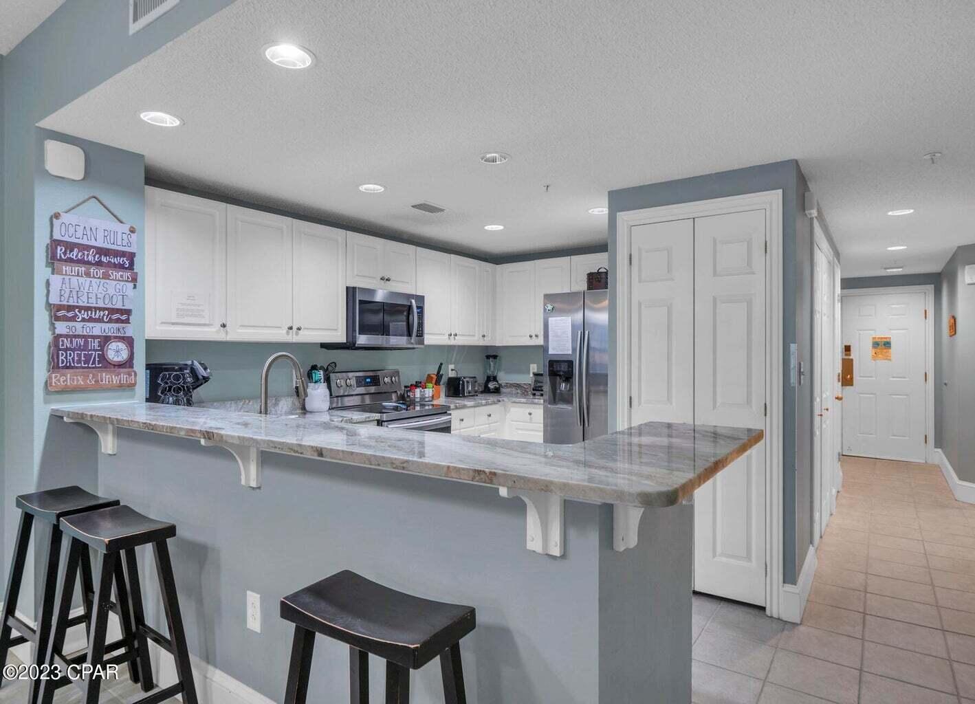 MAJESTIC BEACH TOWERS II - Residential