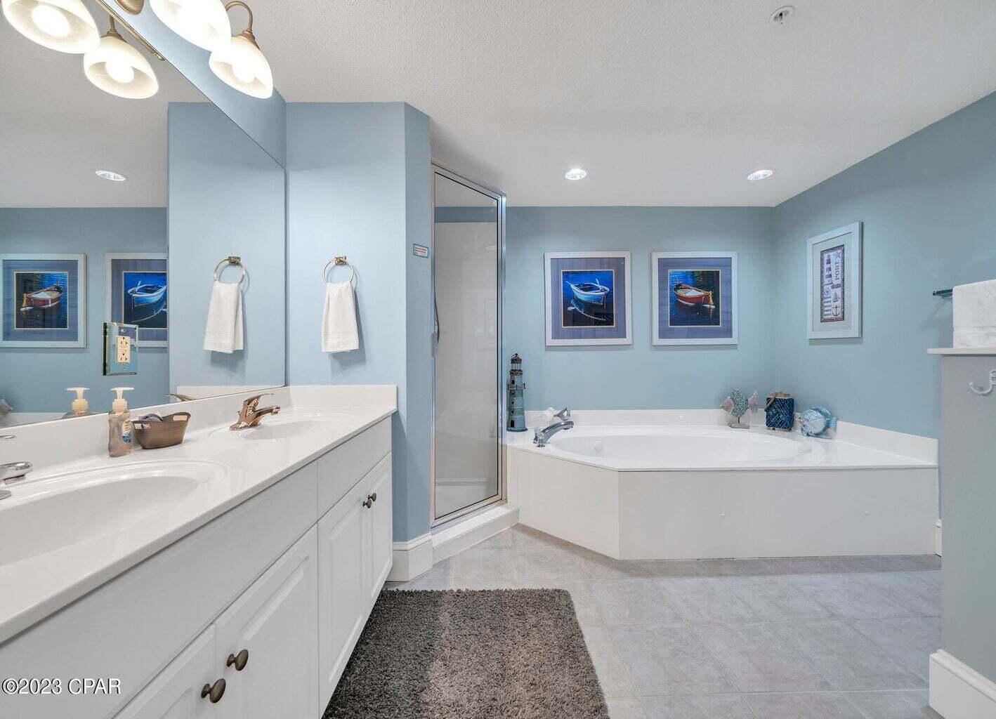 MAJESTIC BEACH TOWERS II - Residential