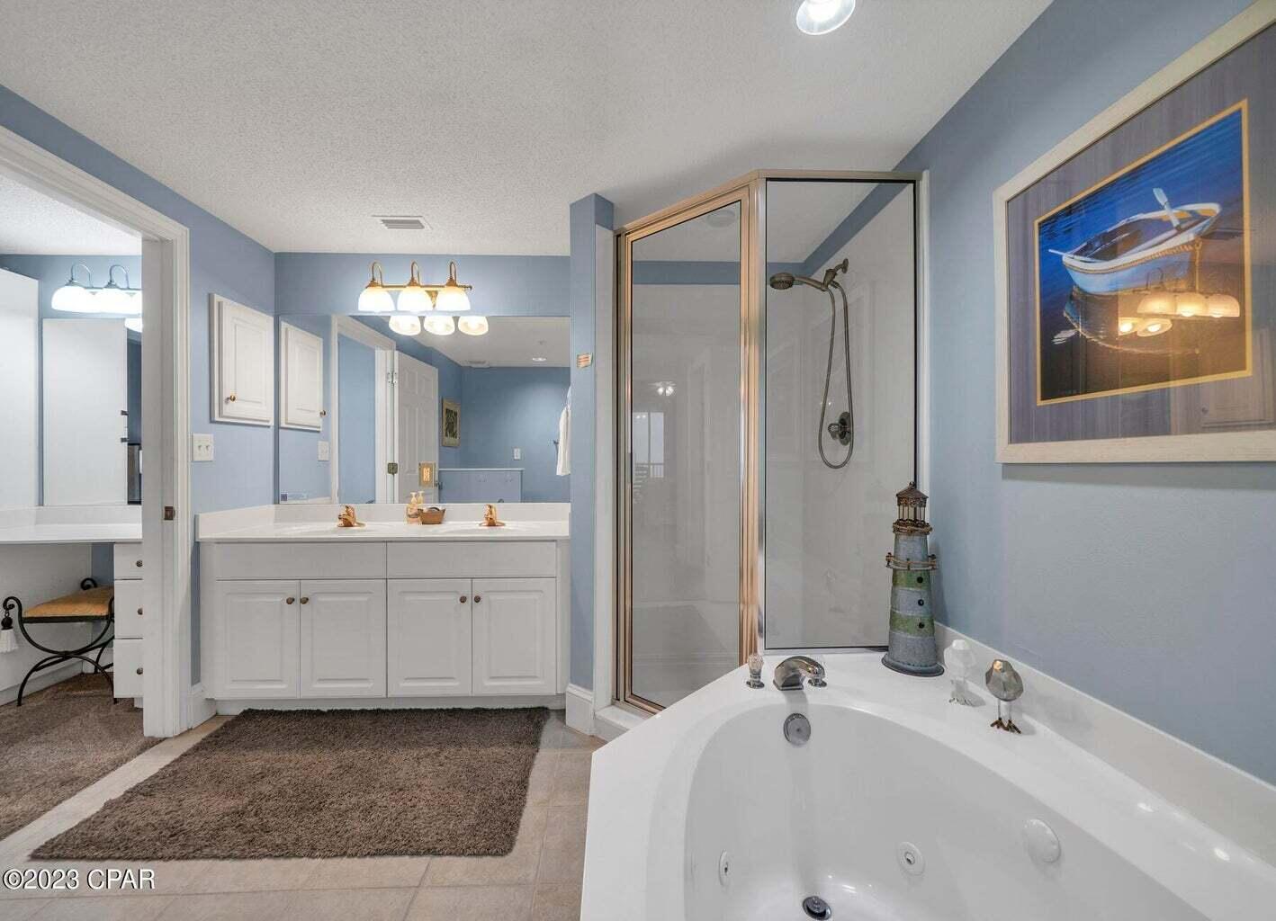 MAJESTIC BEACH TOWERS II - Residential