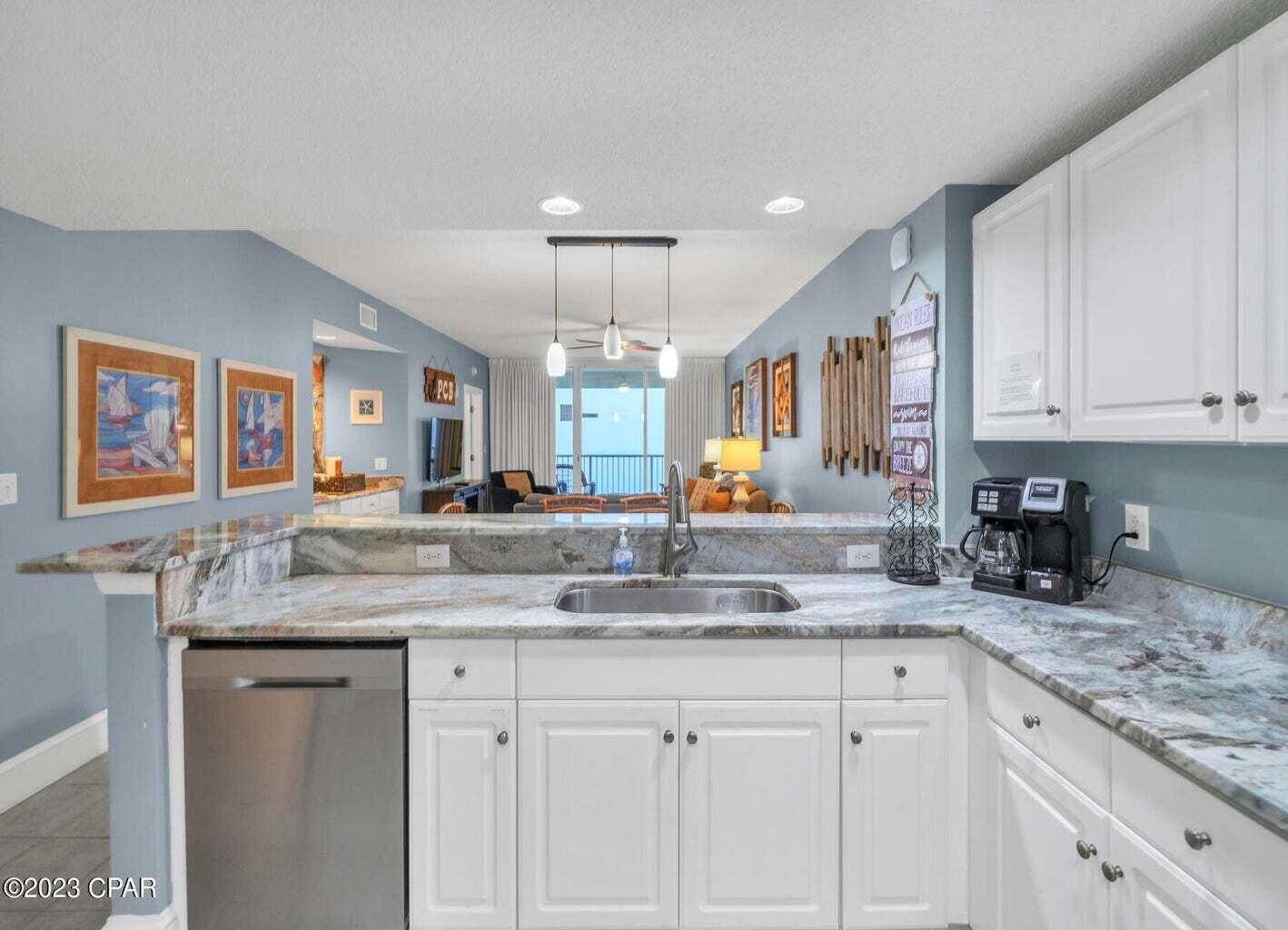 MAJESTIC BEACH TOWERS II - Residential