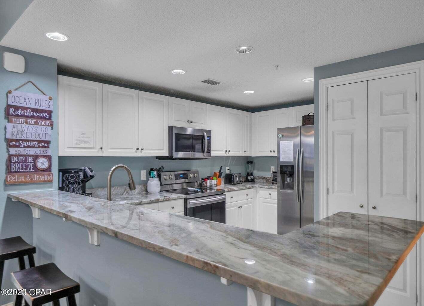 MAJESTIC BEACH TOWERS II - Residential