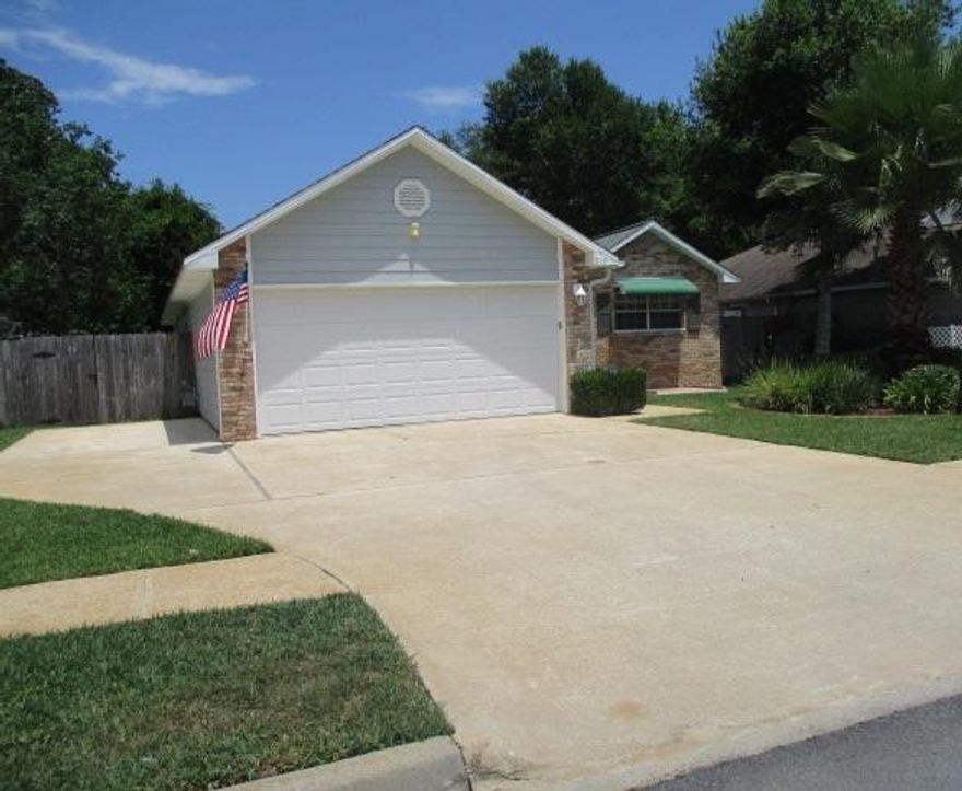 This 3 bedroom 2 bath brick home is move in ready. Glassed in florida room. Outside storage shed is wired but is in as is condition. Privacy fence, & house is wired for whole house generator. Large master bedroom bath with garden tub & walk in shower. Roof was replaced in fall of 2011. Vacant & easy to show. Priced to sell!! Show this one & it will sell itself.
Subdivision is very convenient yet private. Roof was replaced on fall of 2011
