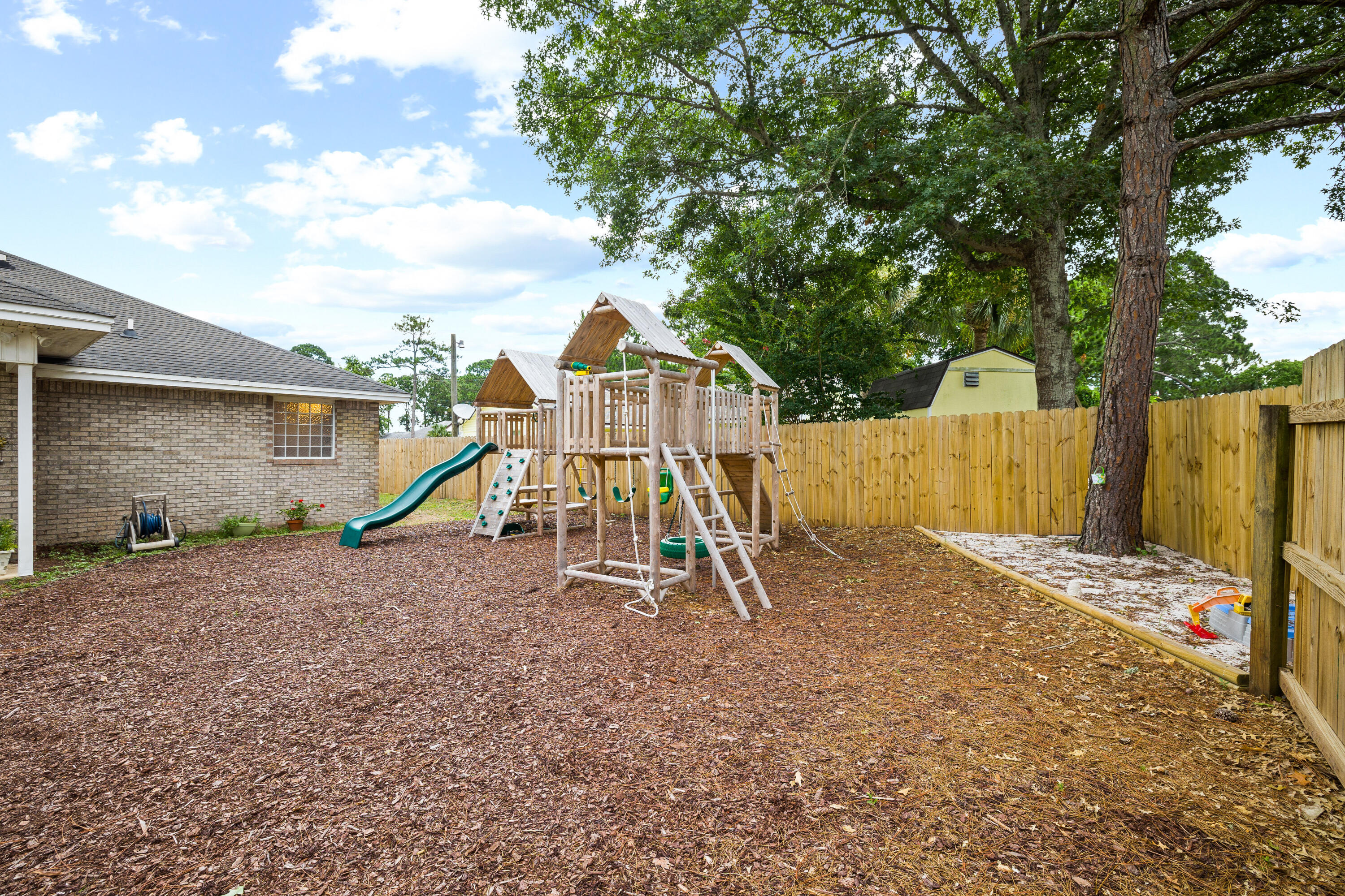 HOLIDAY SHORES ESTATES - Residential