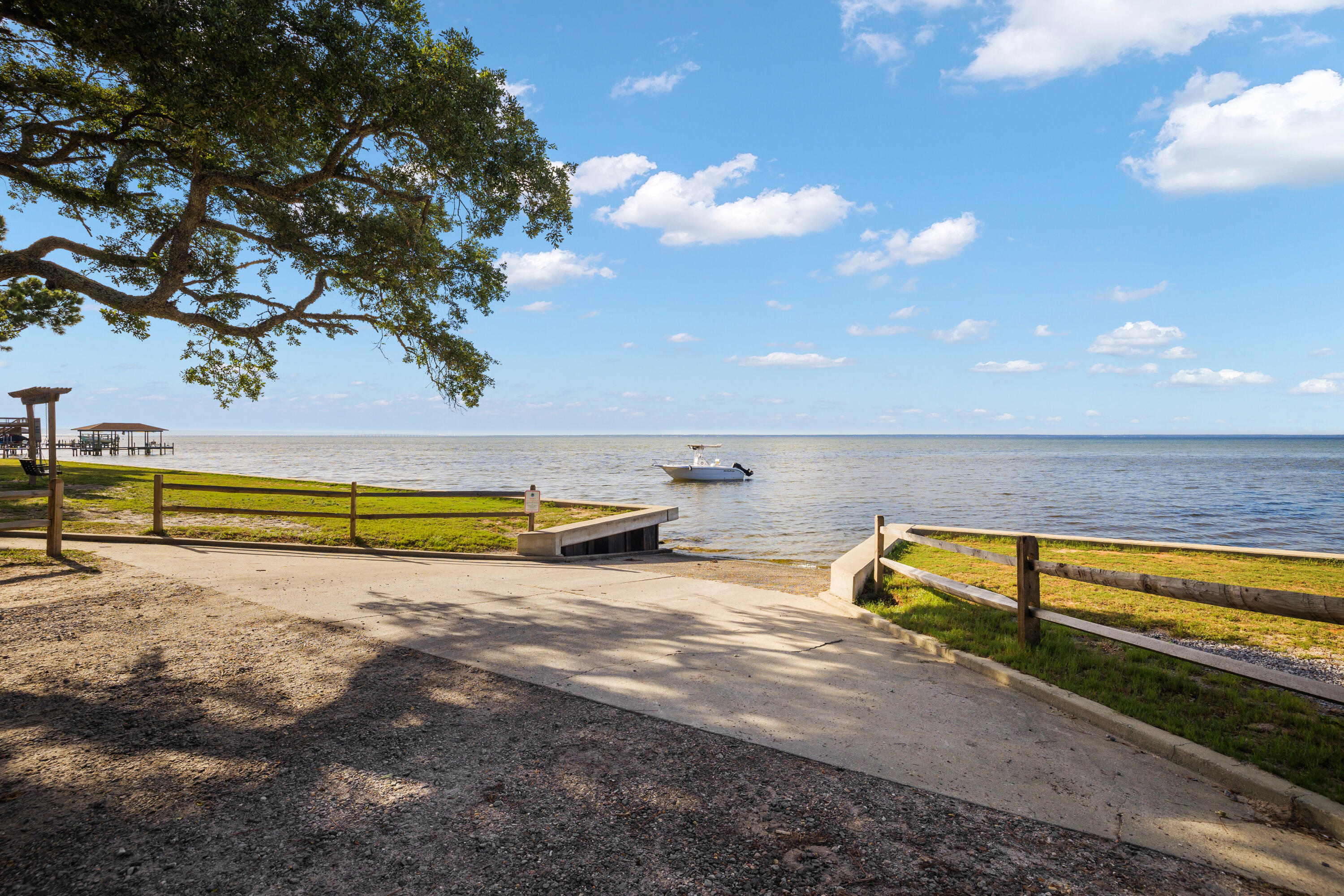 HOLIDAY SHORES ESTATES - Residential