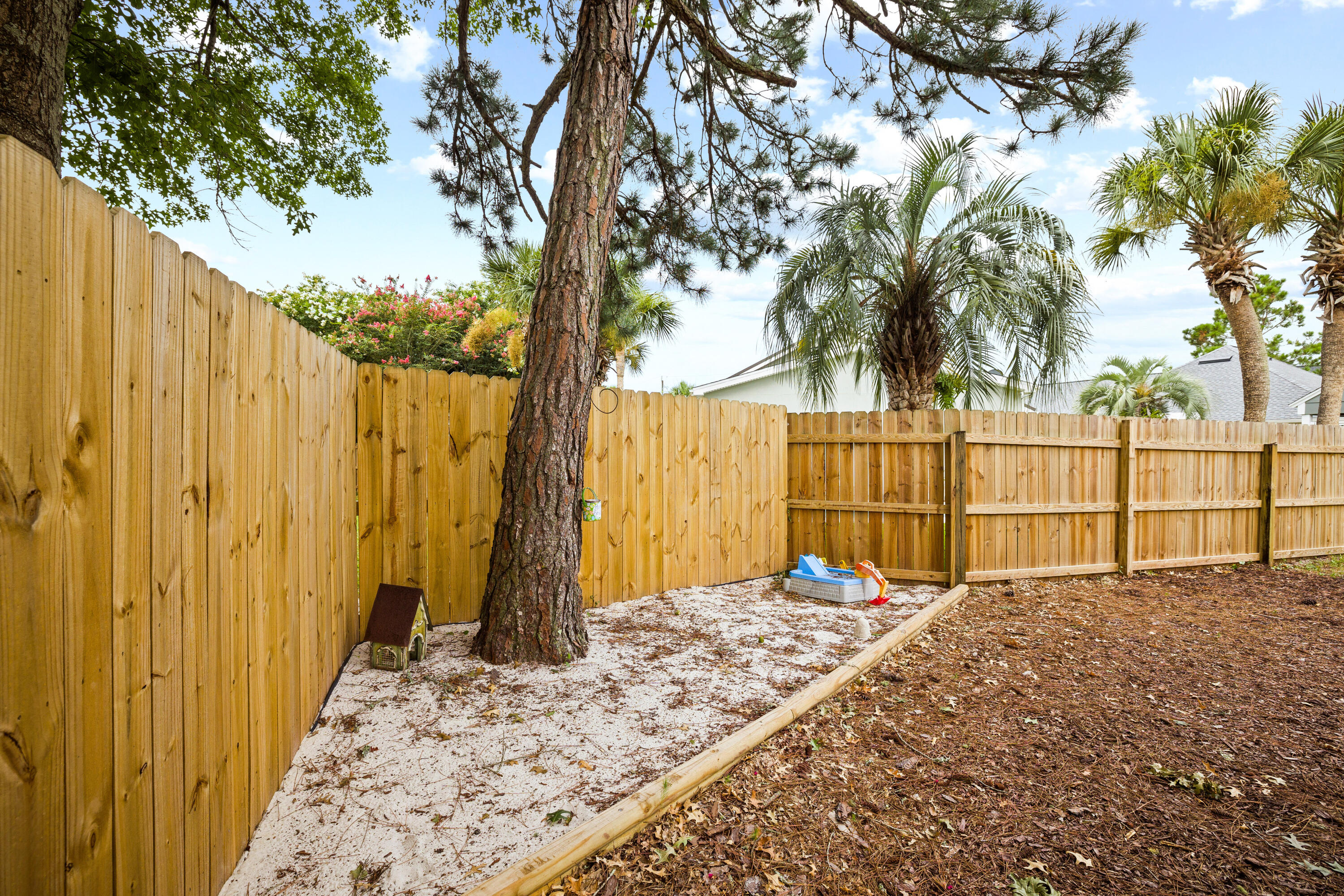 HOLIDAY SHORES ESTATES - Residential