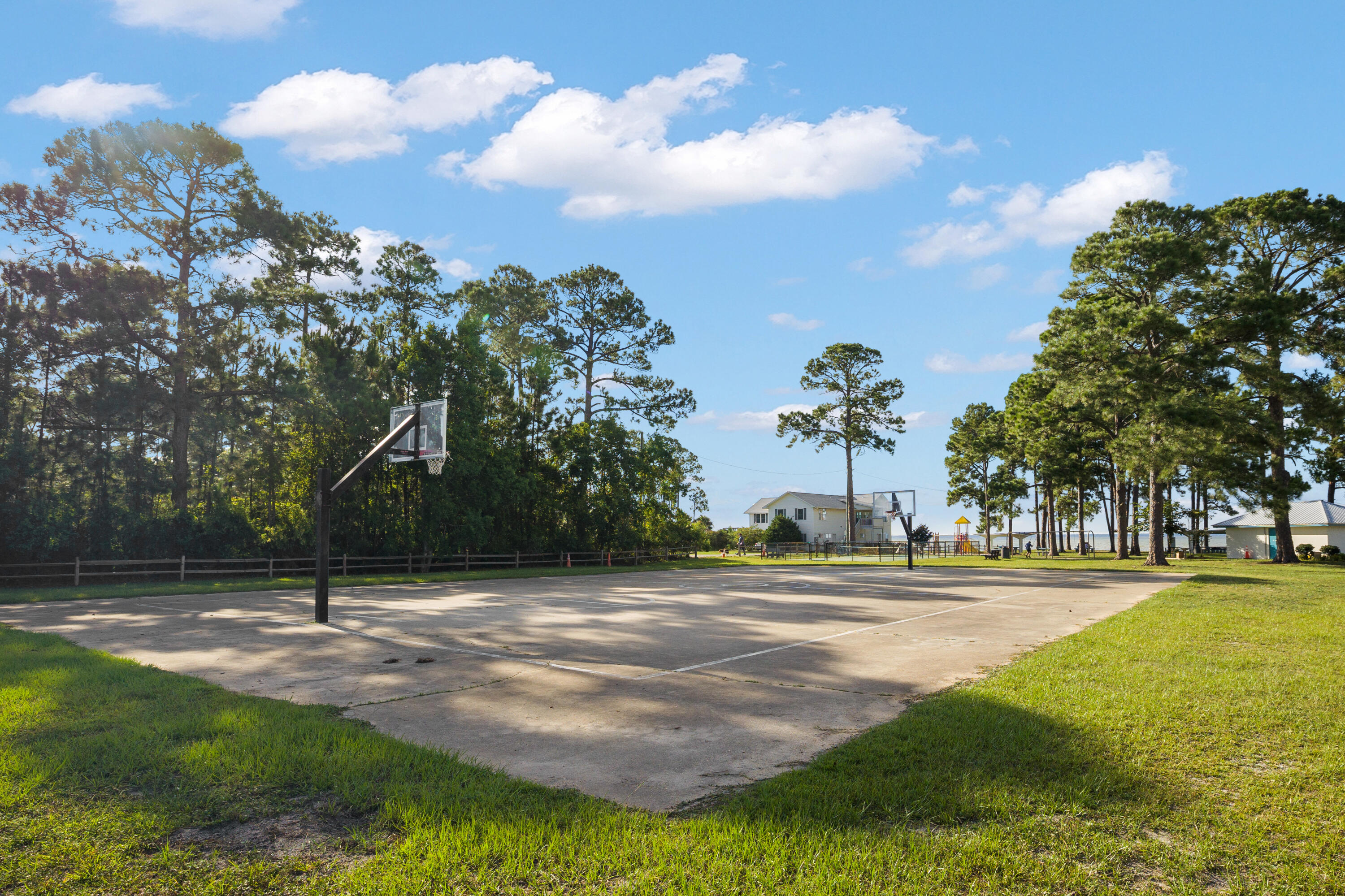 HOLIDAY SHORES ESTATES - Residential