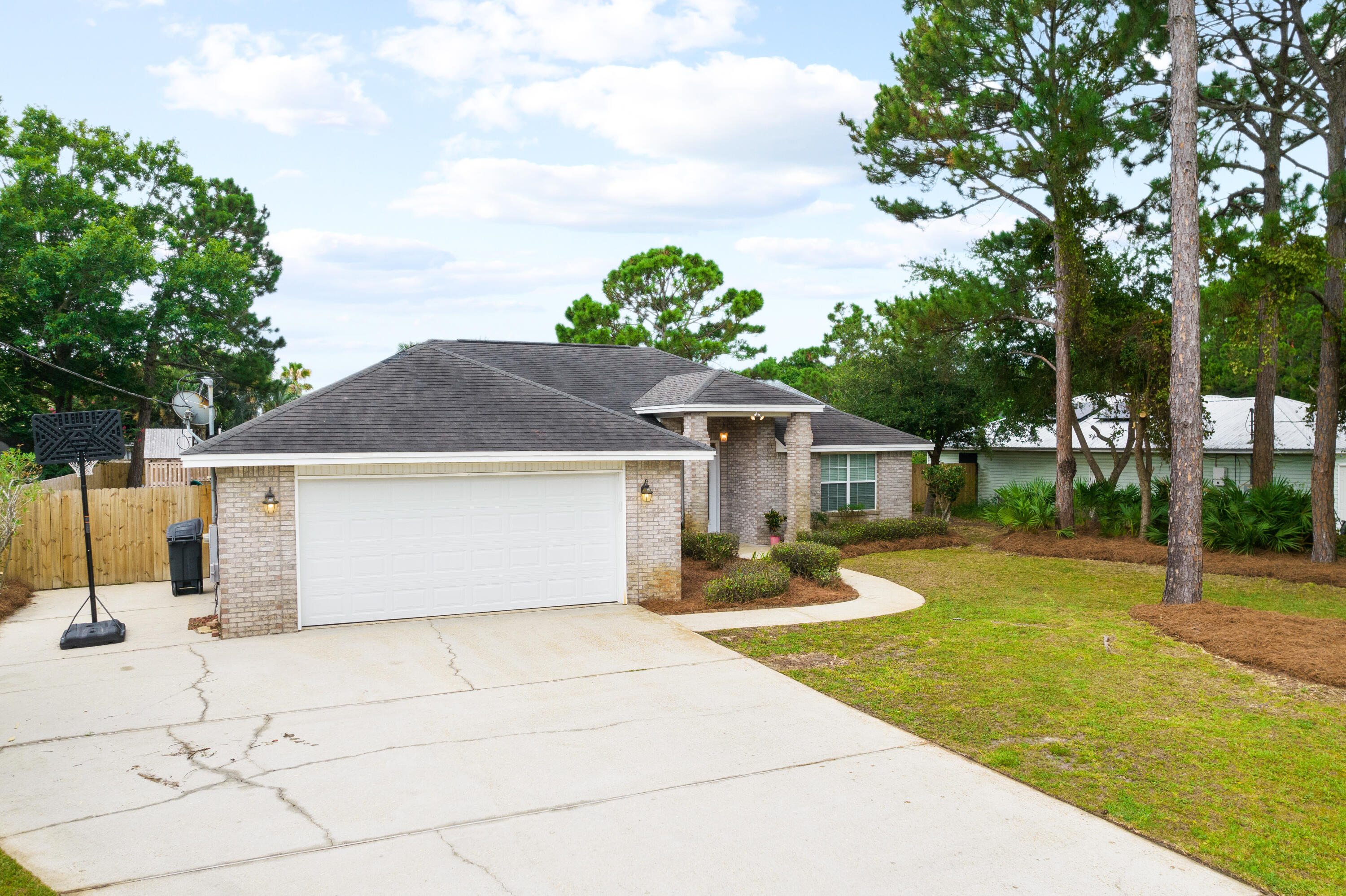 HOLIDAY SHORES ESTATES - Residential