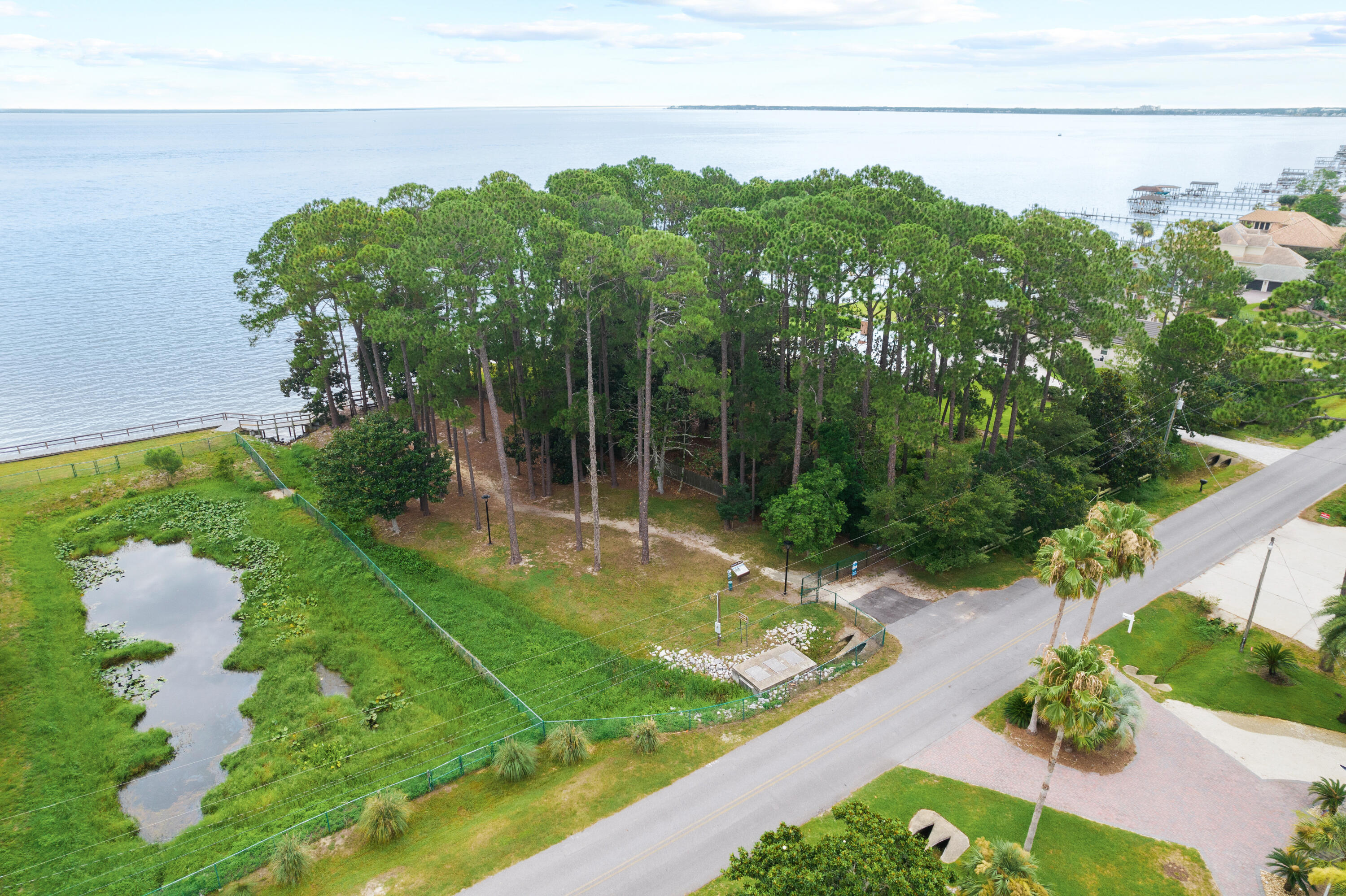 HOLIDAY SHORES ESTATES - Residential