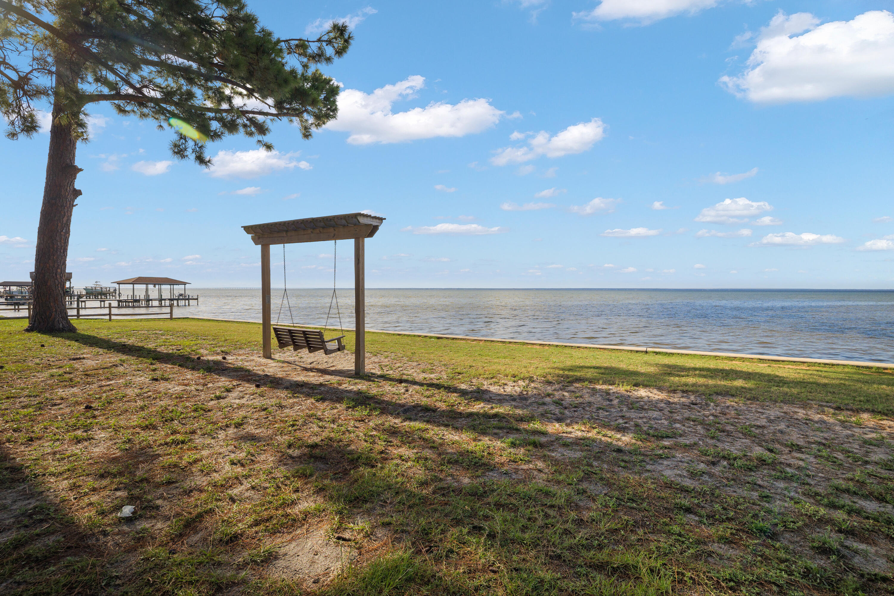 HOLIDAY SHORES ESTATES - Residential