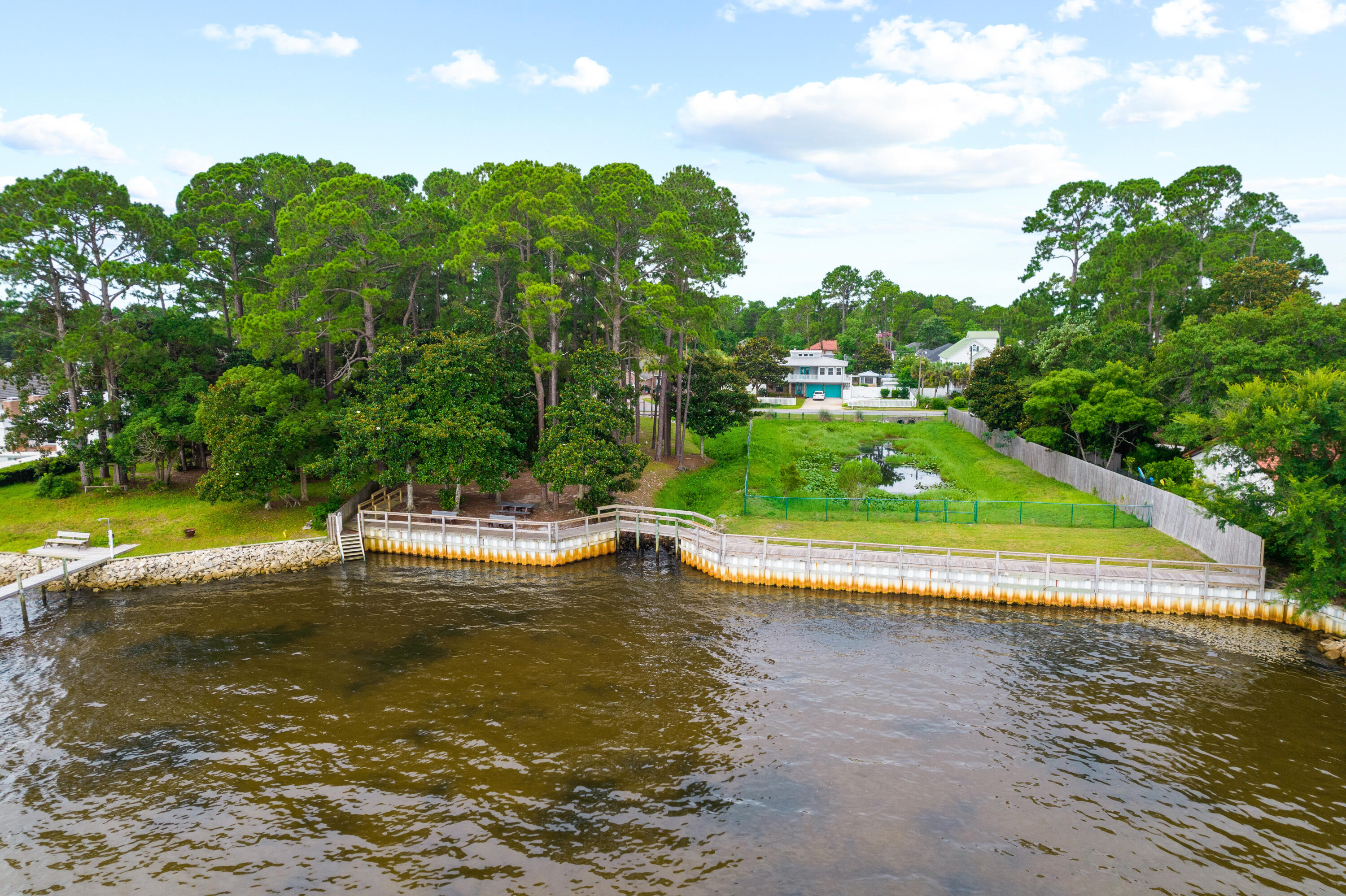 HOLIDAY SHORES ESTATES - Residential