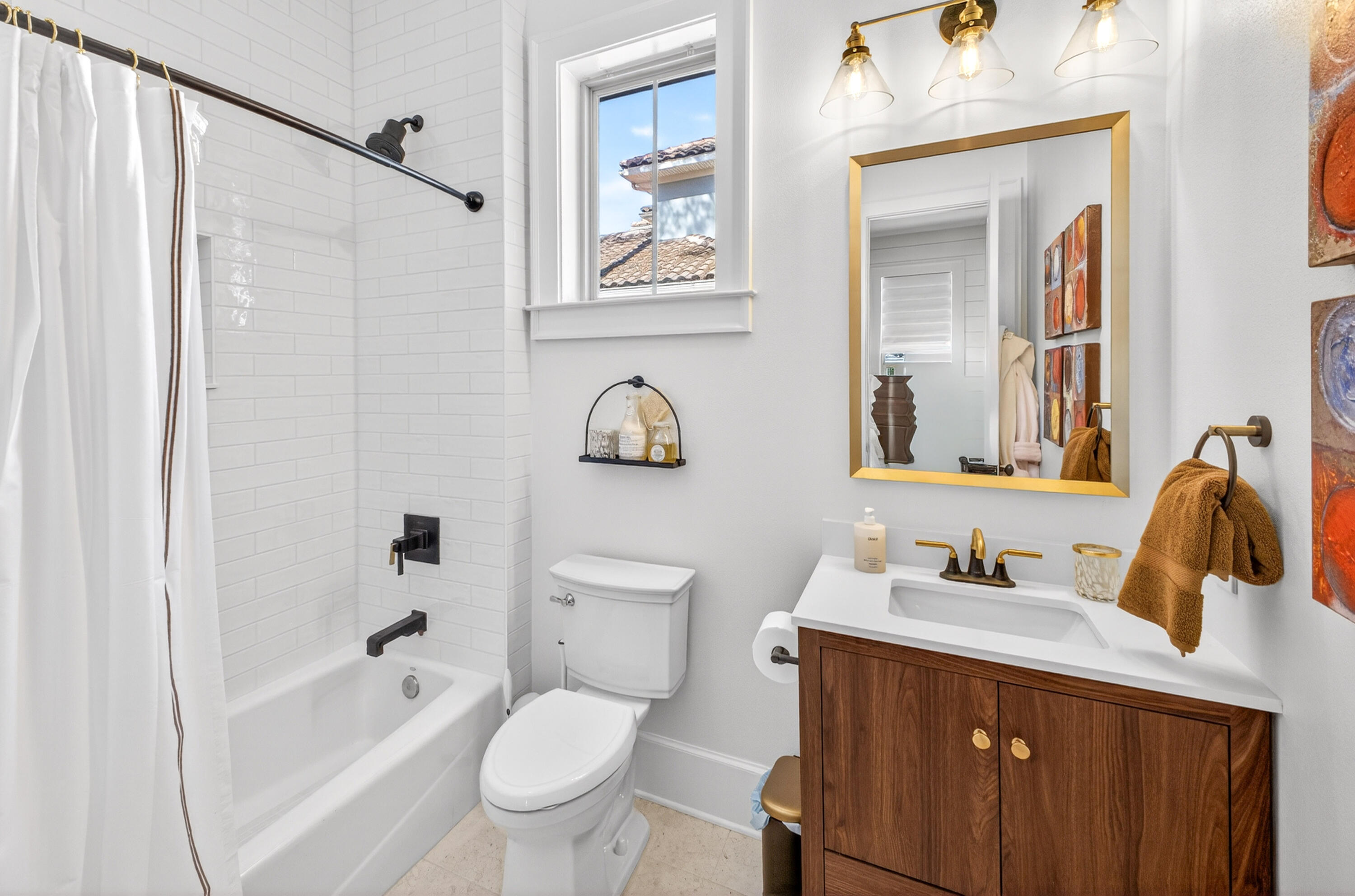 BURNT PINE - Residential