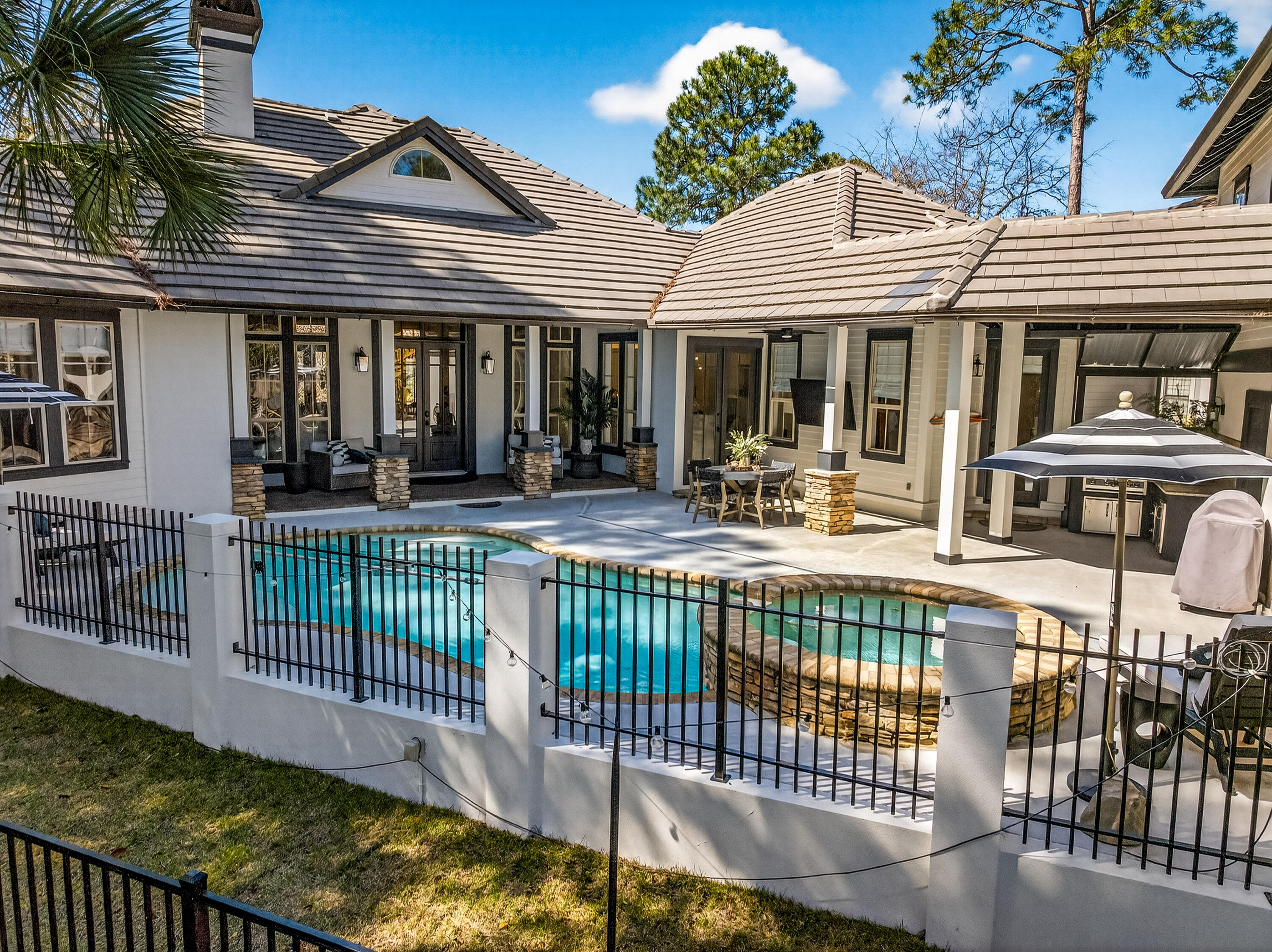 BURNT PINE - Residential